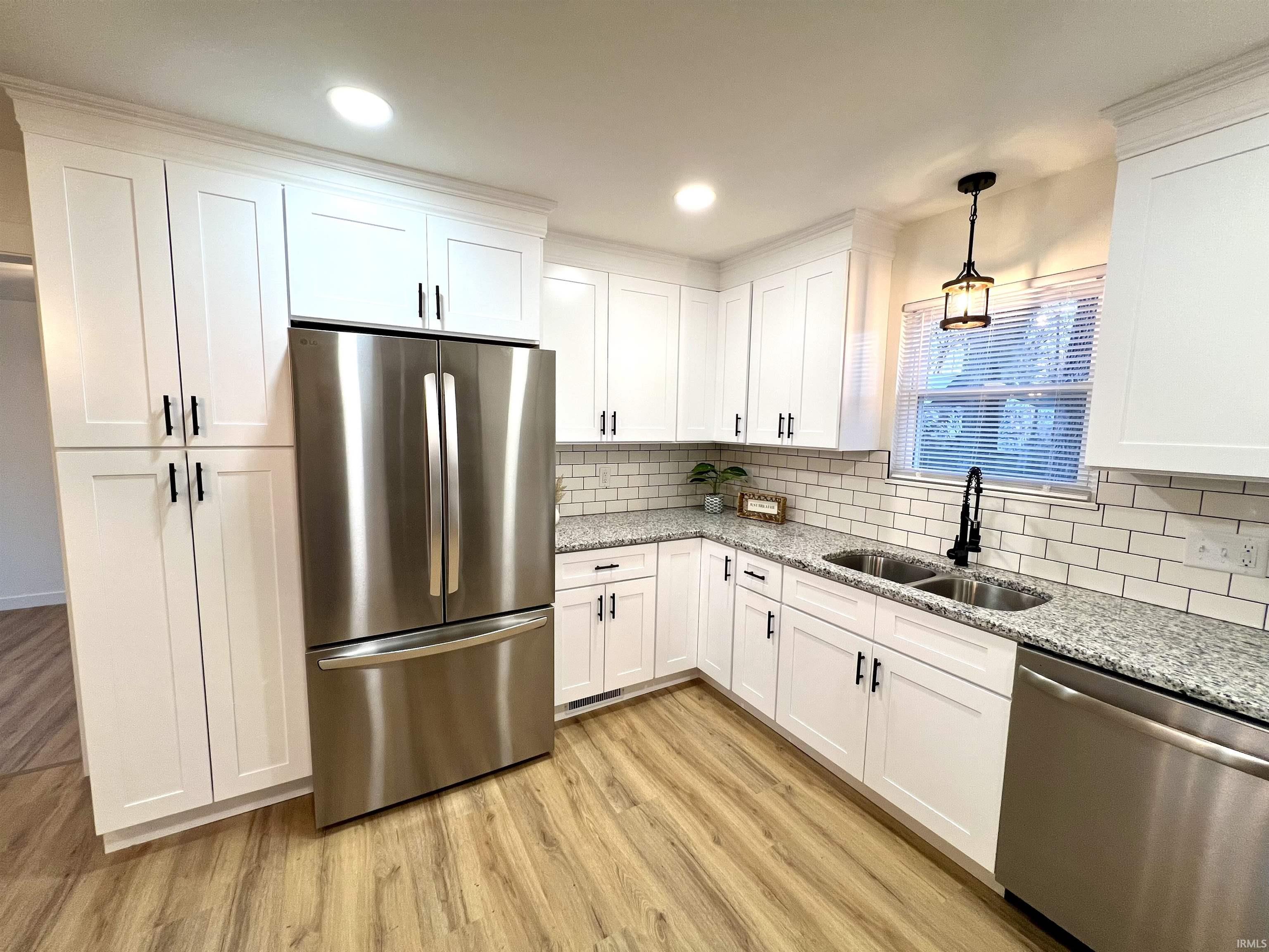 Homes for sale in Newburgh, IN | 7402 Oaklawn Dr, Newburgh, IN 47630 | MLS# 202549388