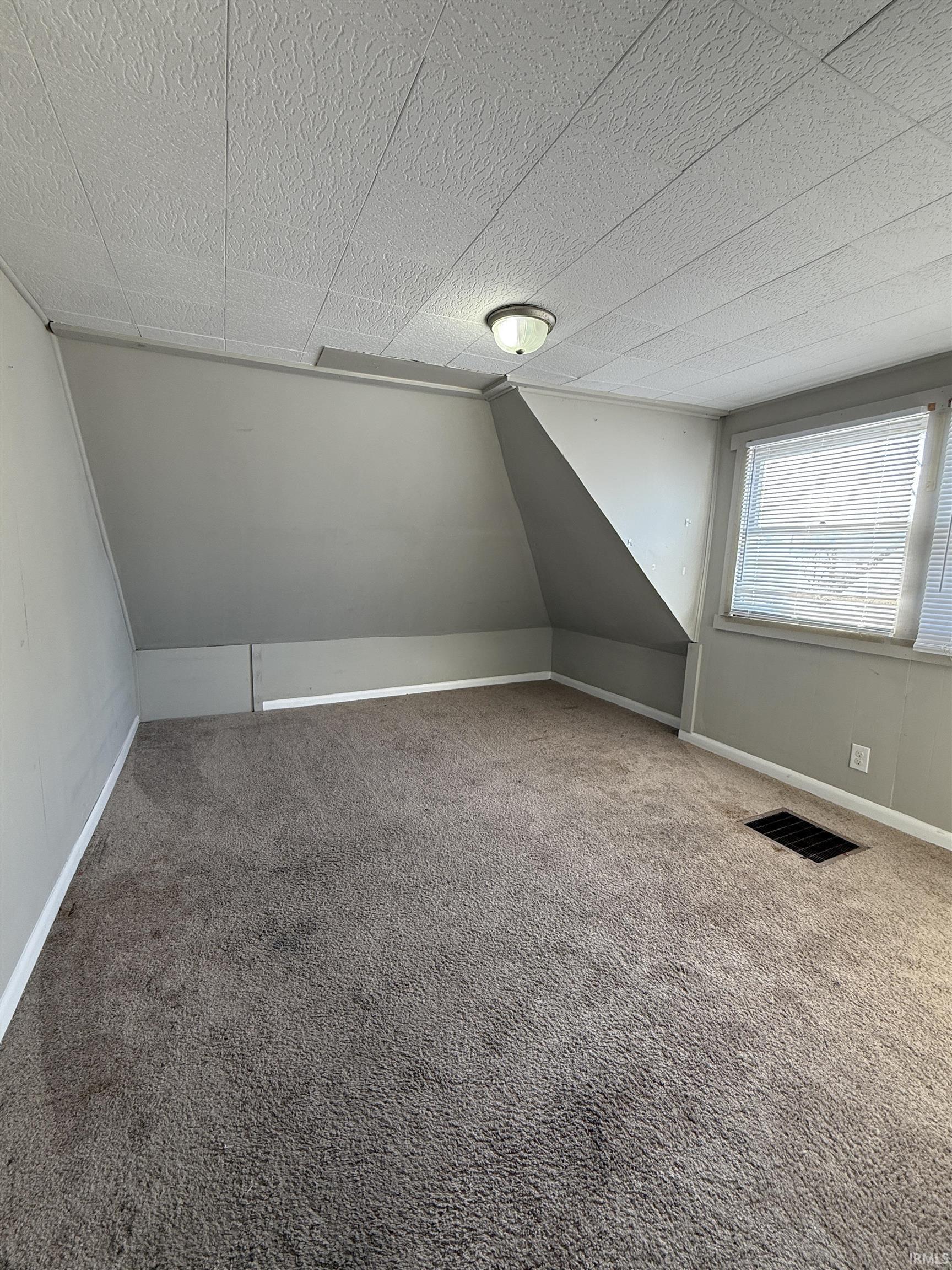 Homes for sale in Kokomo, IN | 917 W Jackson St, Kokomo, IN 46901 | MLS# 202549458