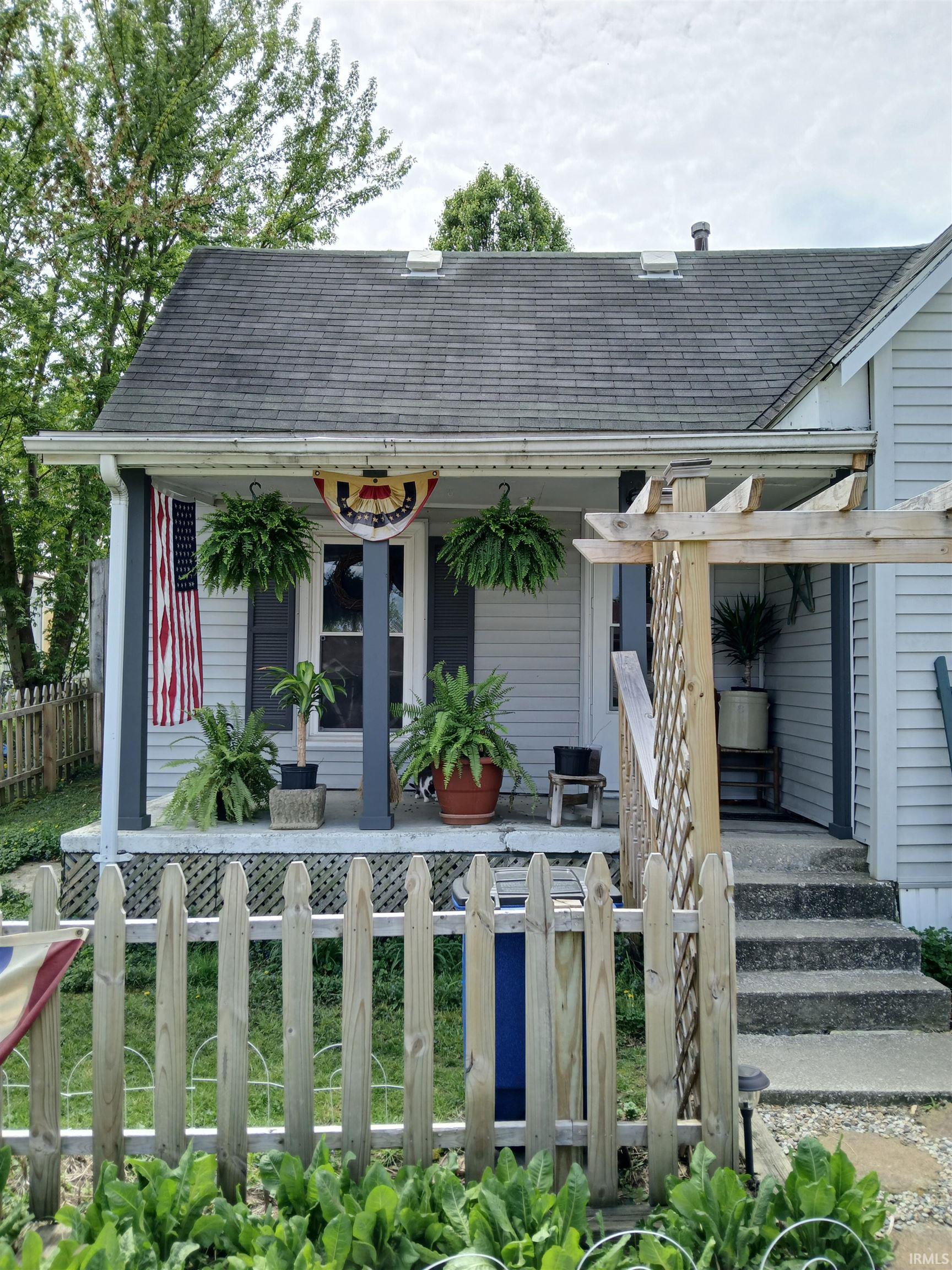 Homes for sale in Mitchell, IN | 1010 W Warren St, Mitchell, IN 47446 | MLS# 202549521