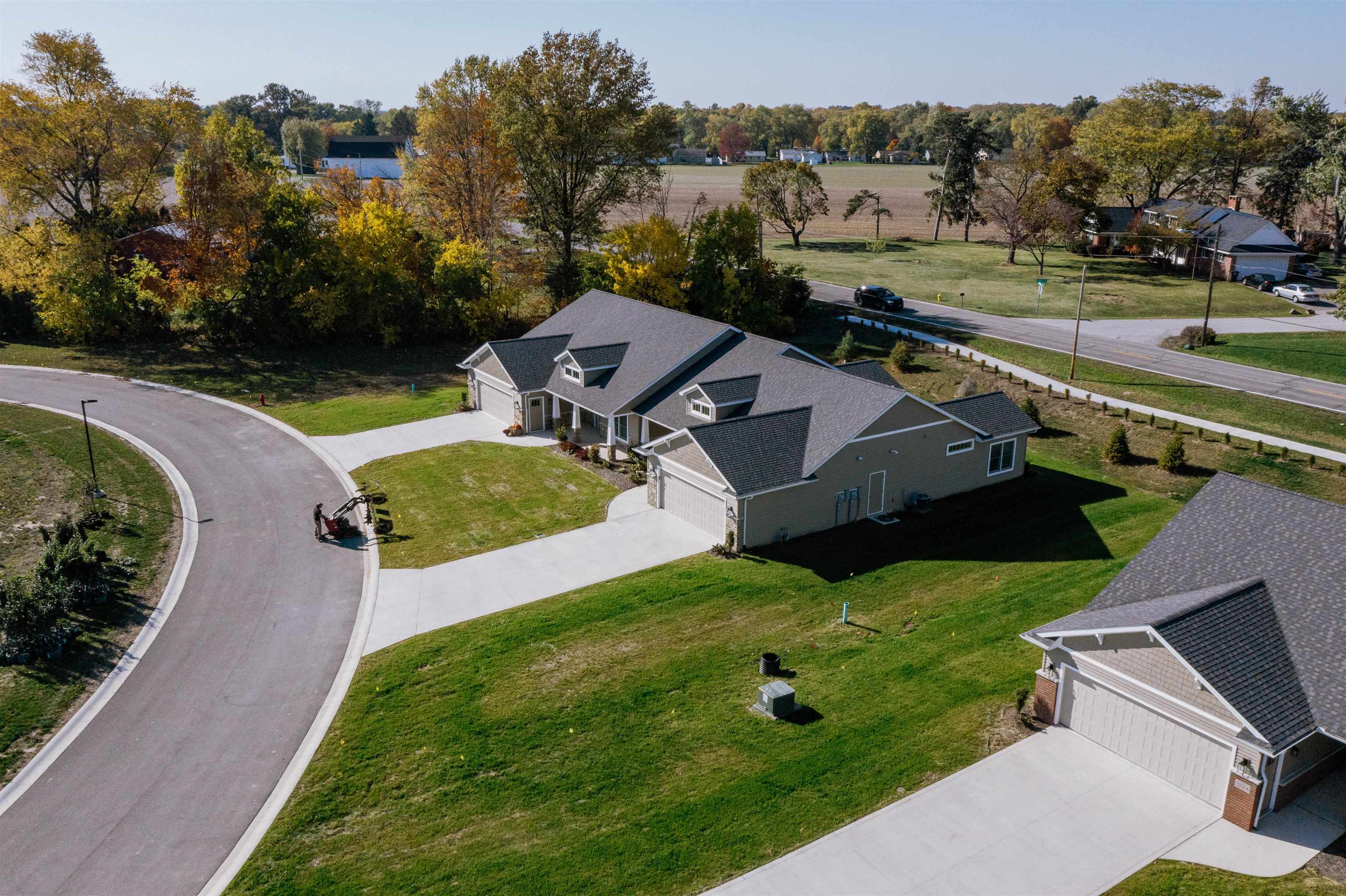 Photo 3 of 3212 W Bartlett Drive