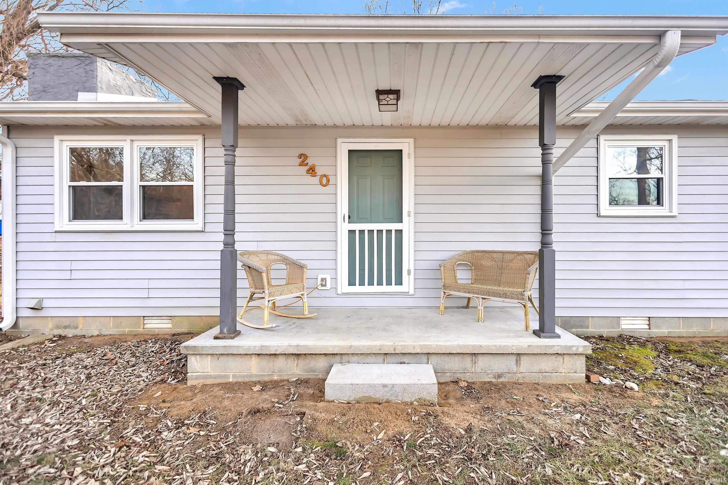 Homes for sale in Bloomfield, IN | 240 N Cleveland St, Bloomfield, IN 47424 | MLS# 202600248