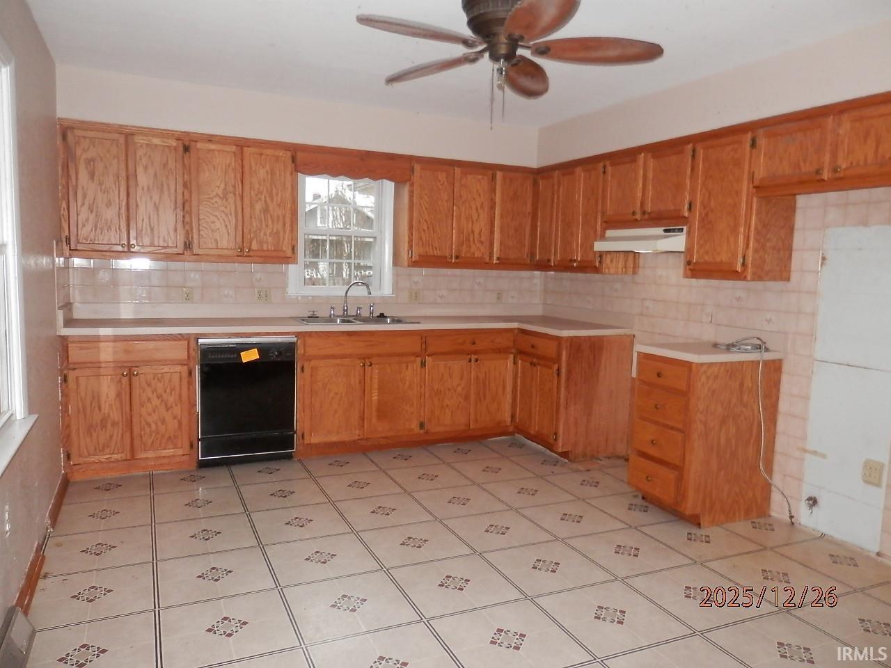 Homes for sale in Tell City, IN | 1616 12Th St, Tell City, IN 47586 | MLS# 202600627