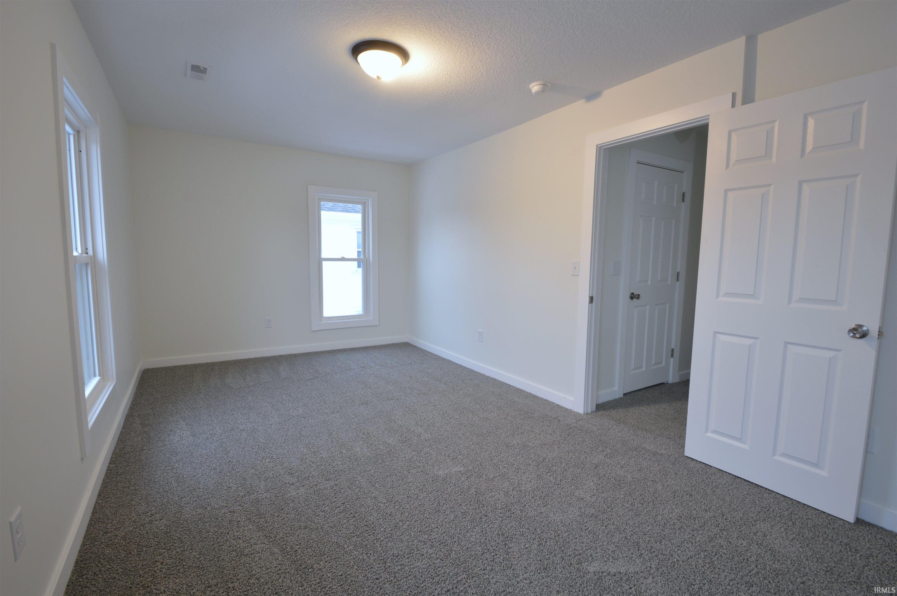 Photo 17 of 925 Archer Avenue