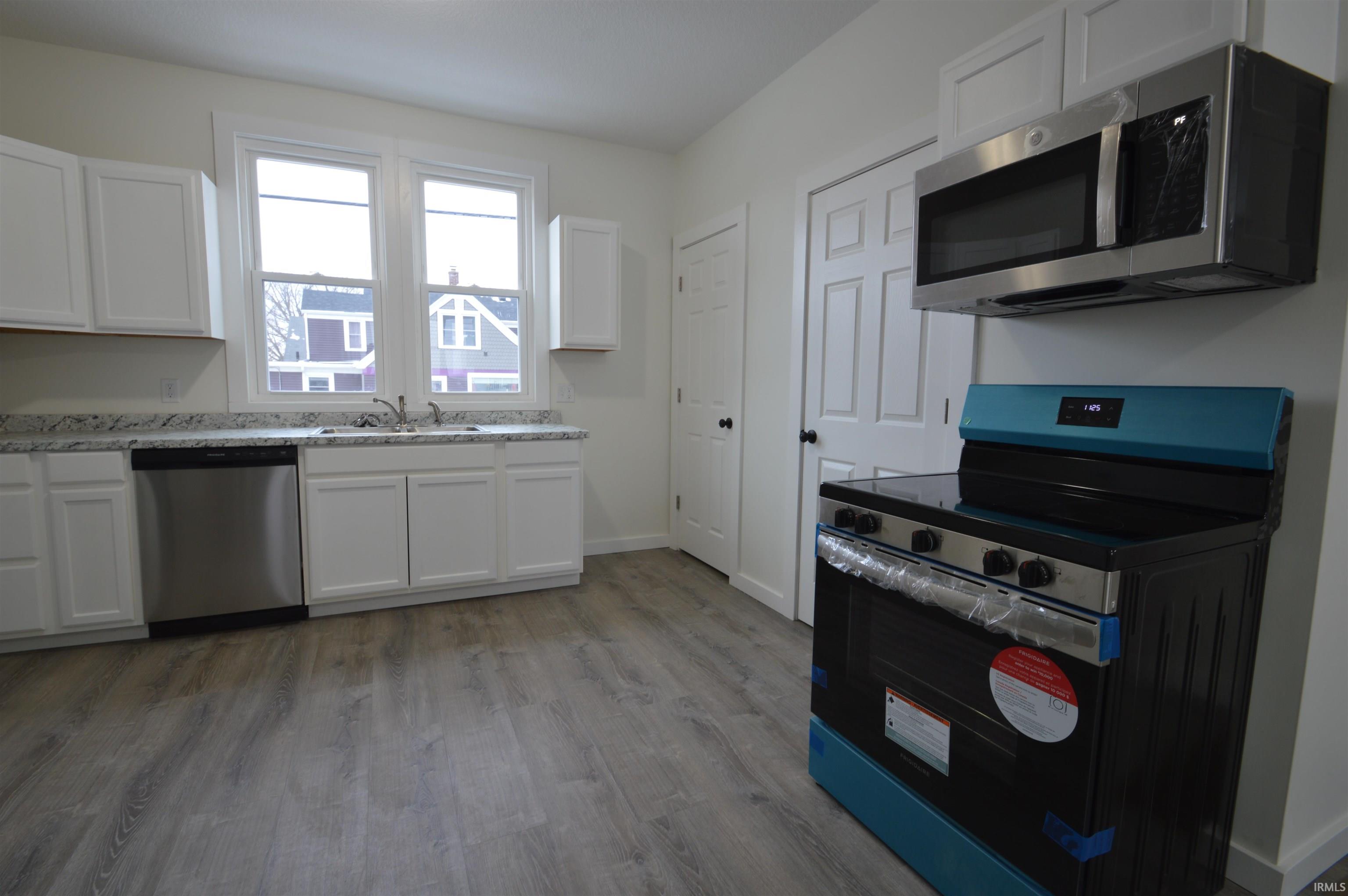 Photo 8 of 925 Archer Avenue