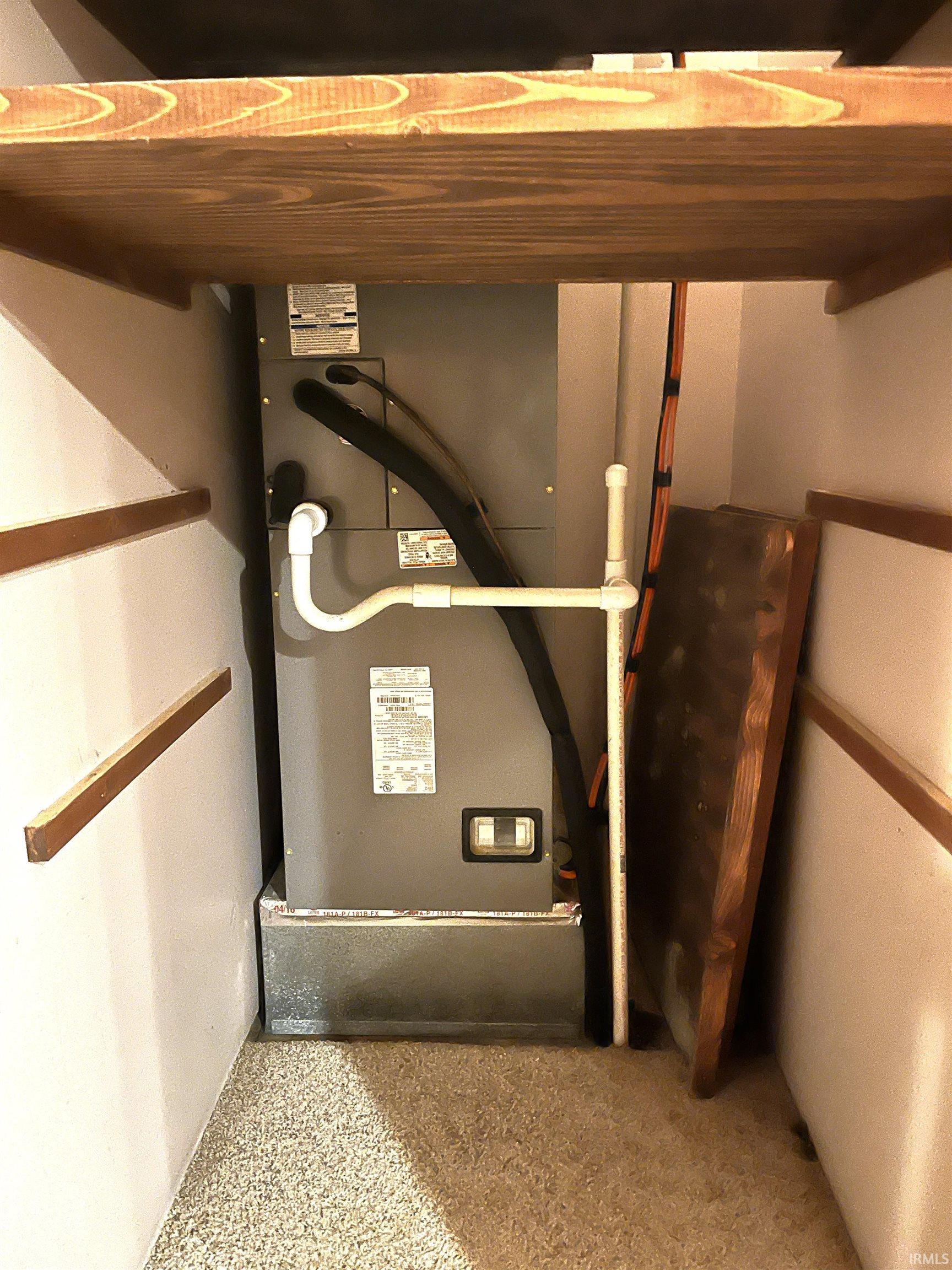 Utilities with heating unit