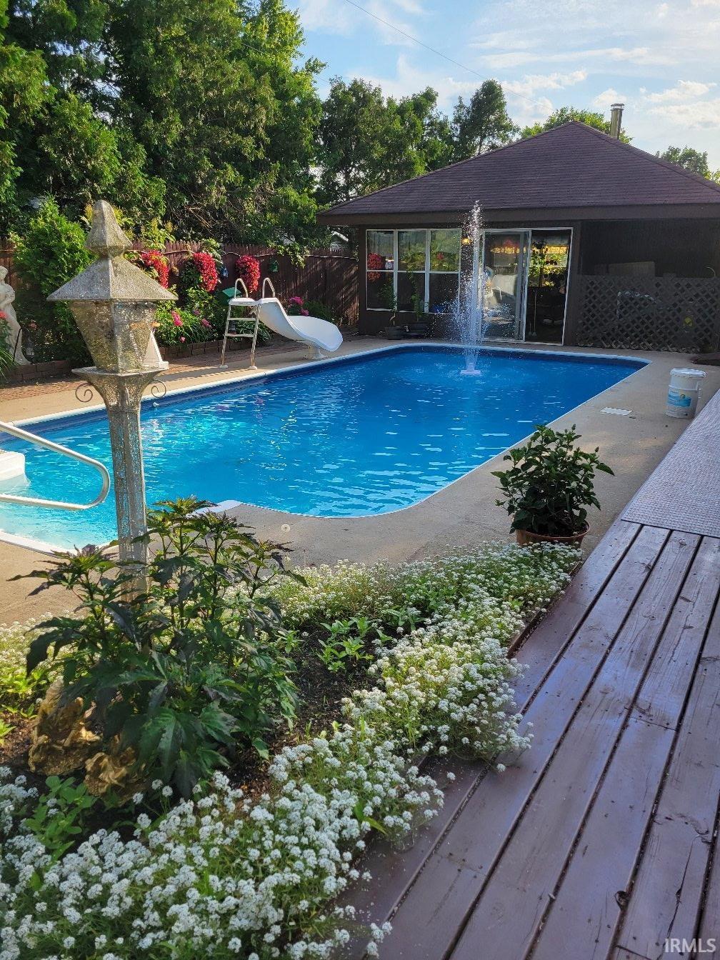 Homes for sale in Middlebury, IN | 525 W Wayne St, Middlebury, IN 46540 | MLS# 202601067