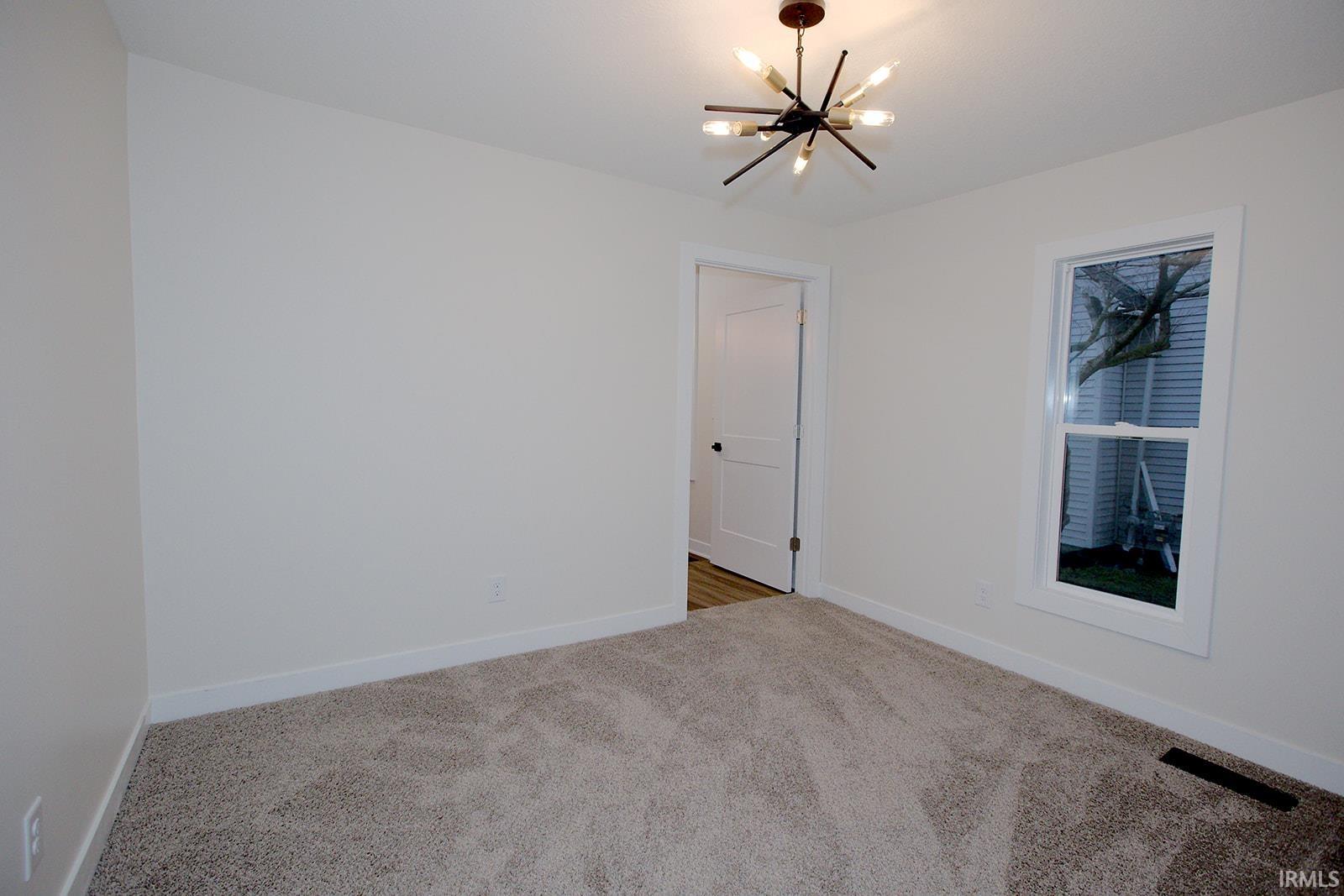 Photo 12 of 534 Mayne Street