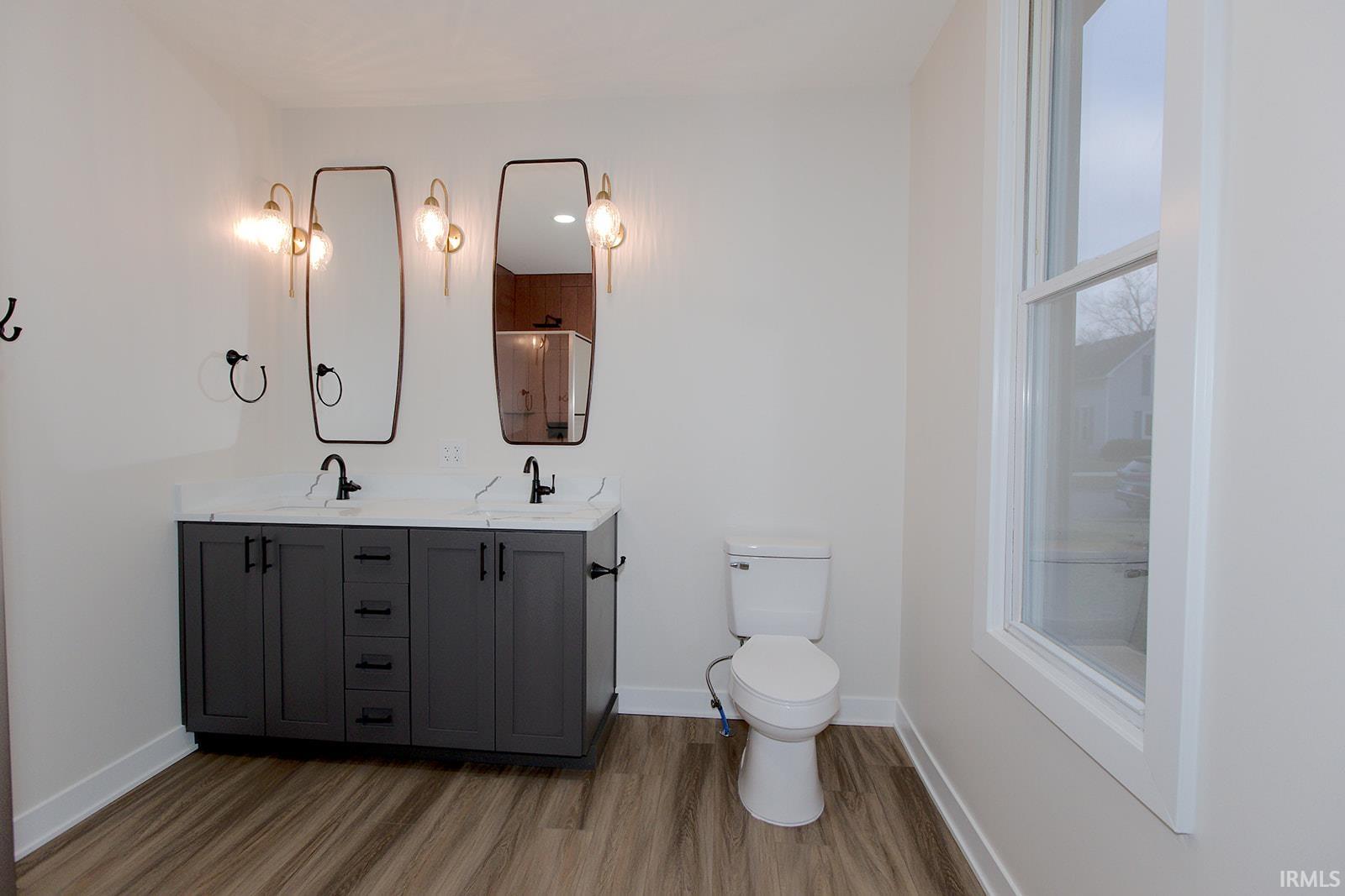 Photo 15 of 534 Mayne Street