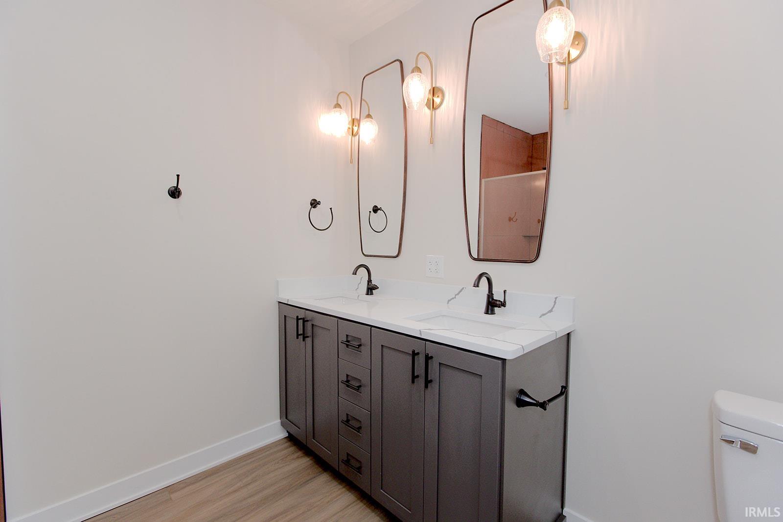 Photo 16 of 534 Mayne Street