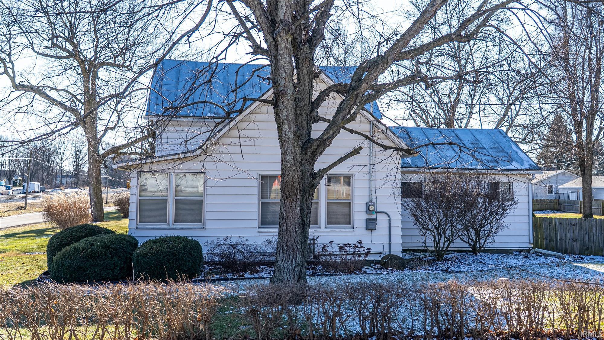 Homes for sale in Pleasant Lake, IN | 1525 Ozark St, Pleasant Lake, IN 46779 | MLS# 202601241