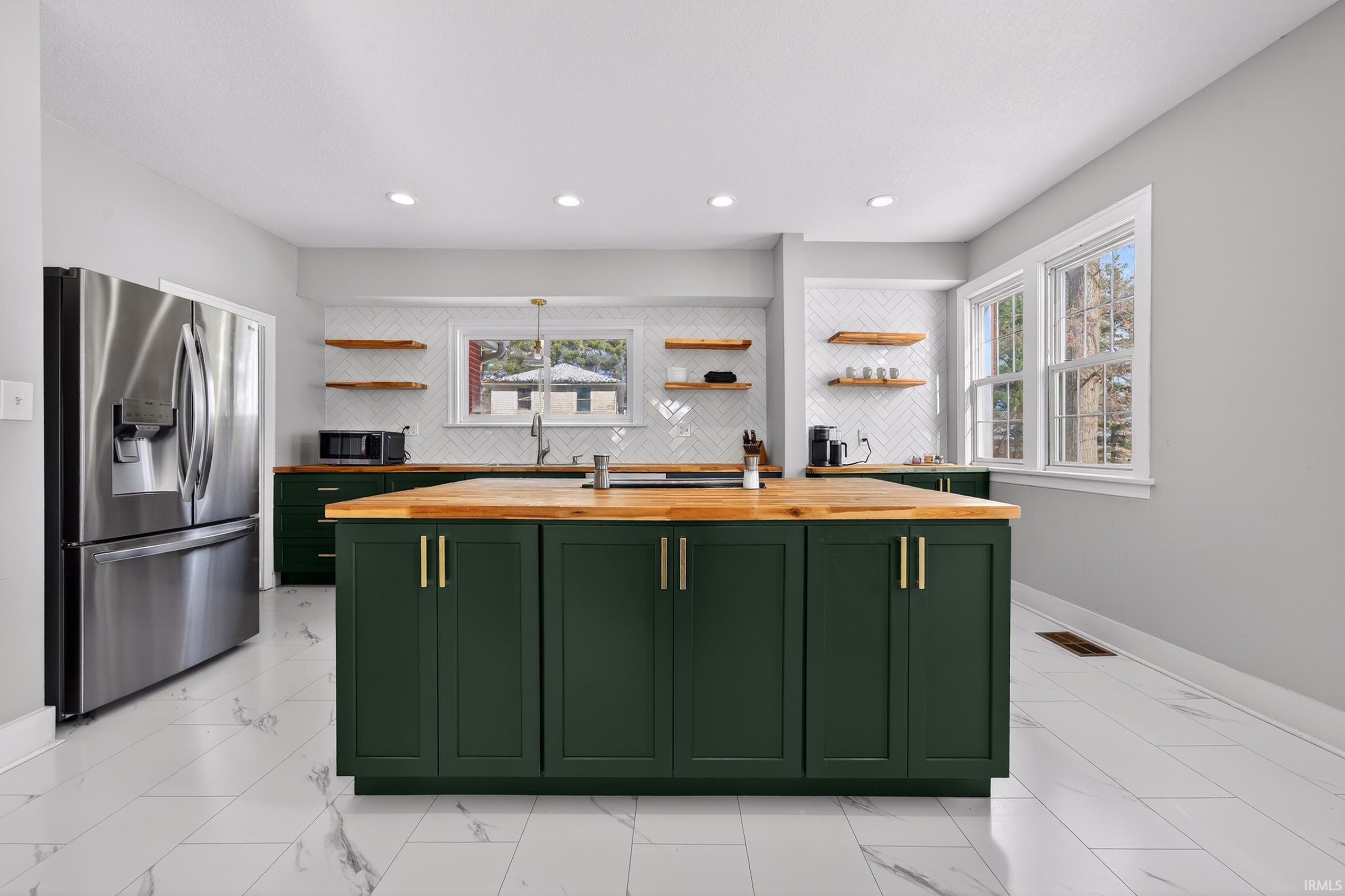 Homes for sale in Royal Center, IN | 8010 W County Road 400 N, Royal Center, IN 46978 | MLS# 202601786