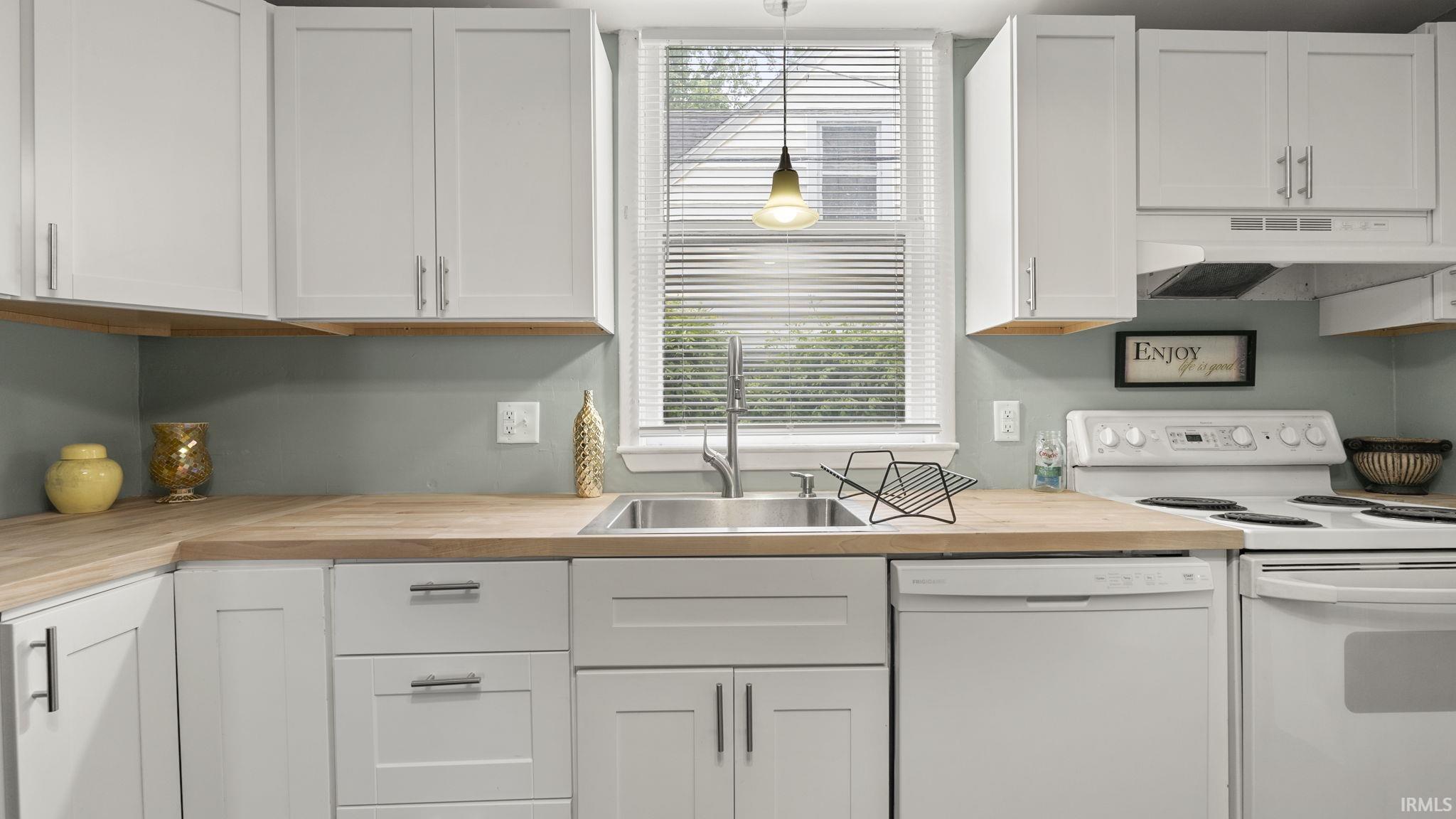 Photo 11 of 1018 Loree Street