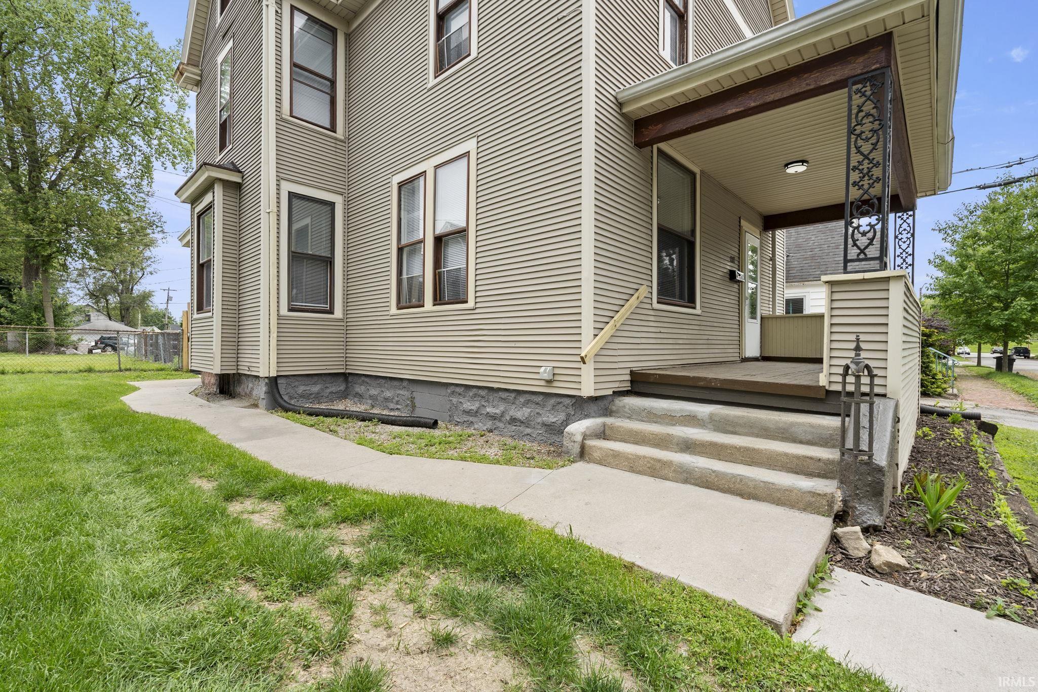 Photo 3 of 1018 Loree Street