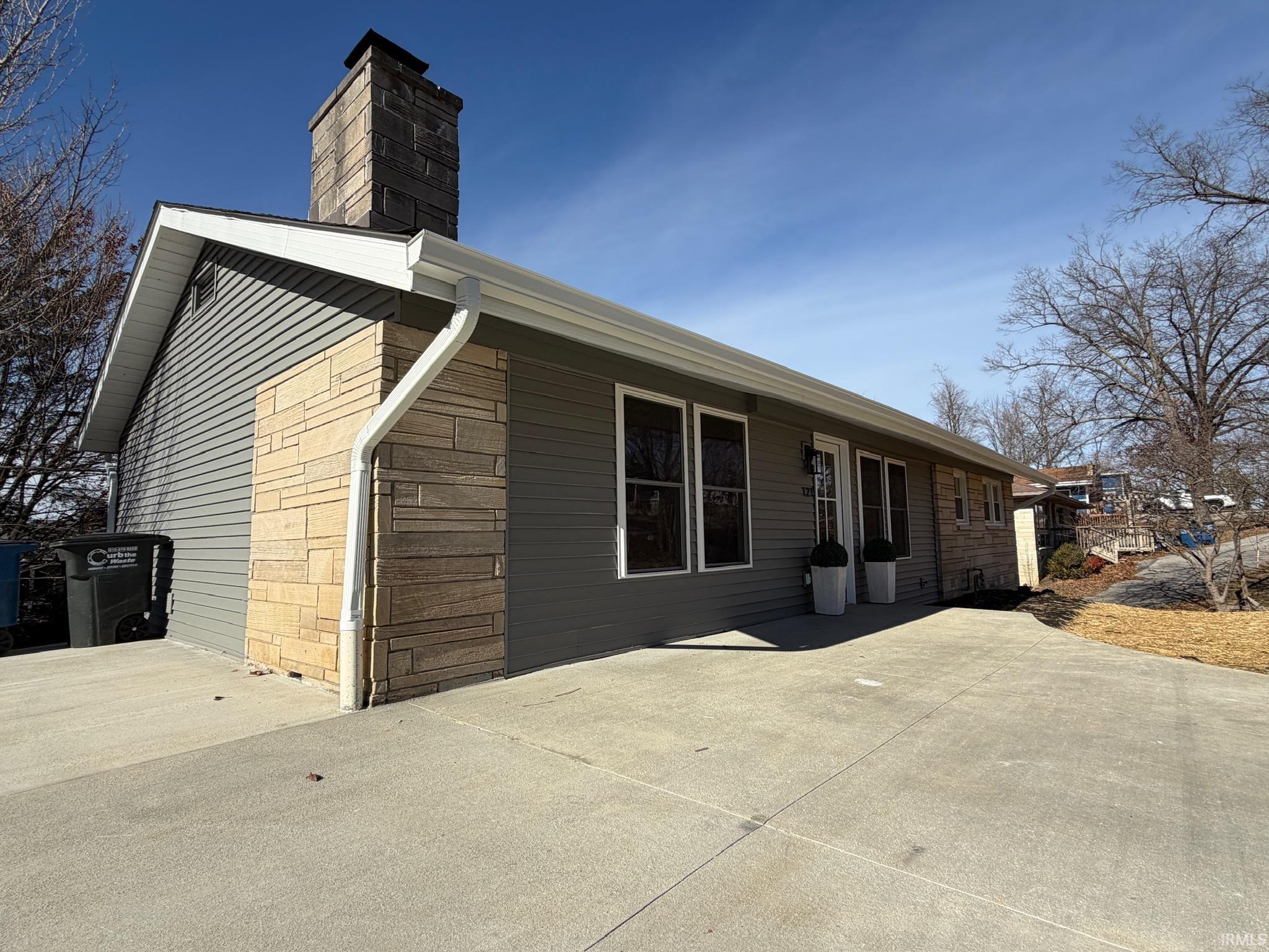 Homes for sale in Bedford, IN | 112 Edgewood Dr, Bedford, IN 47421 | MLS# 202602529