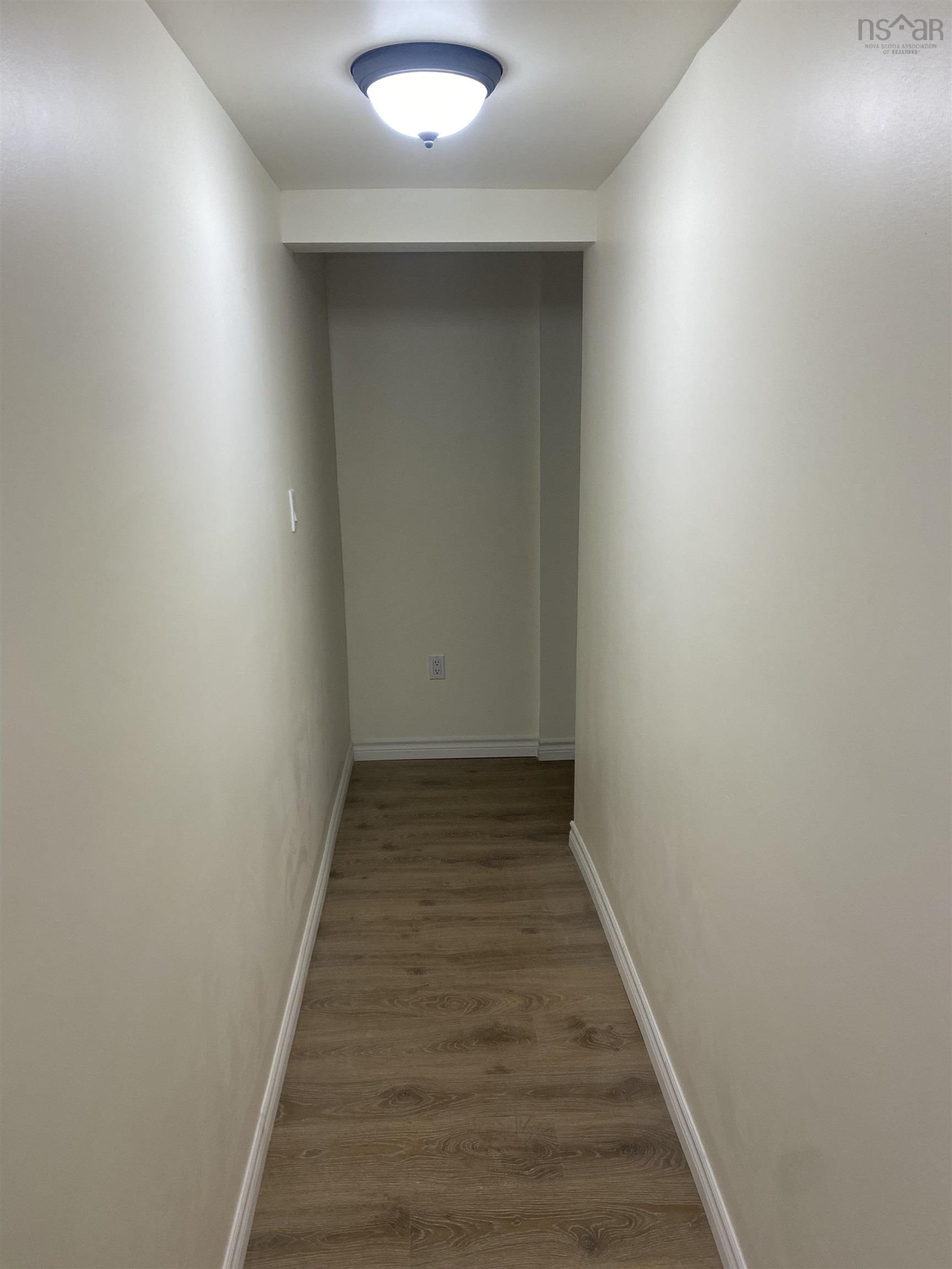 484 Purves Street 
