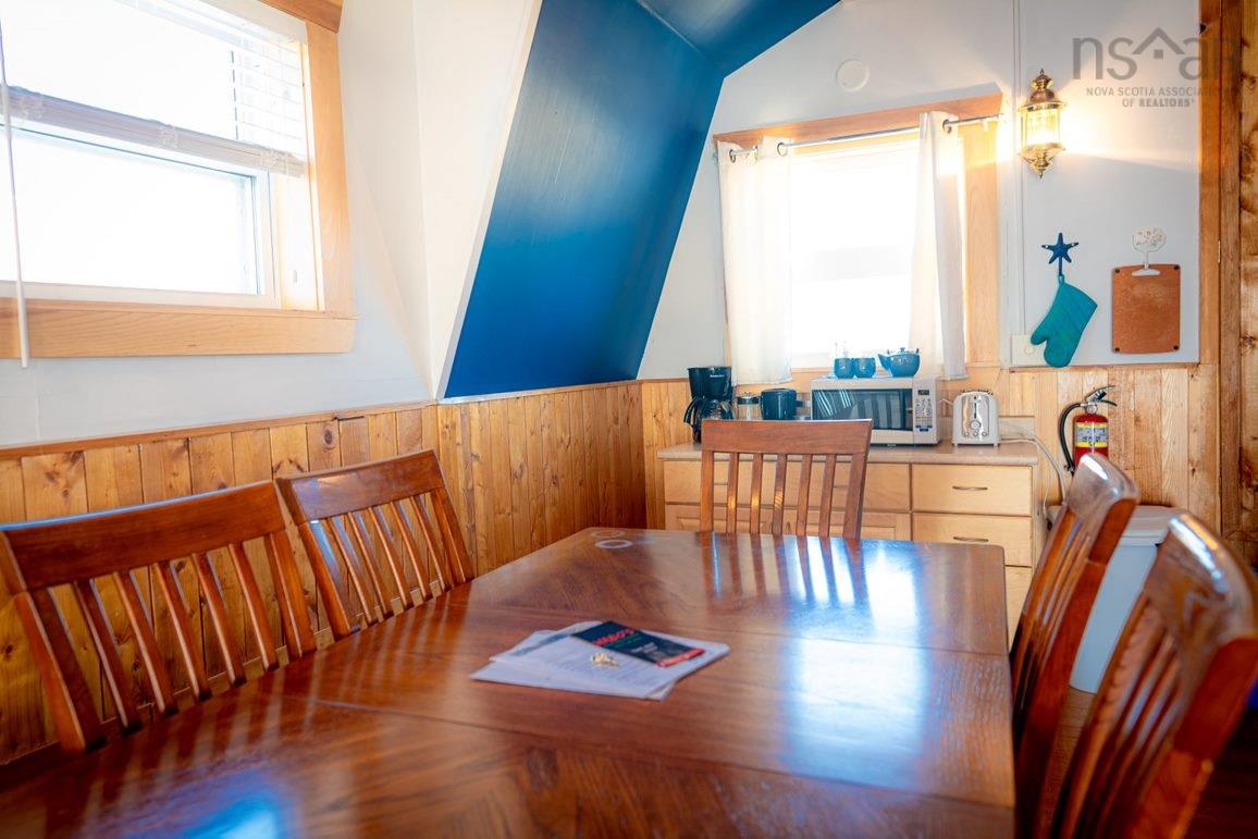 $1,100,000.00: 15283 Cabot Trail, Chéticamp