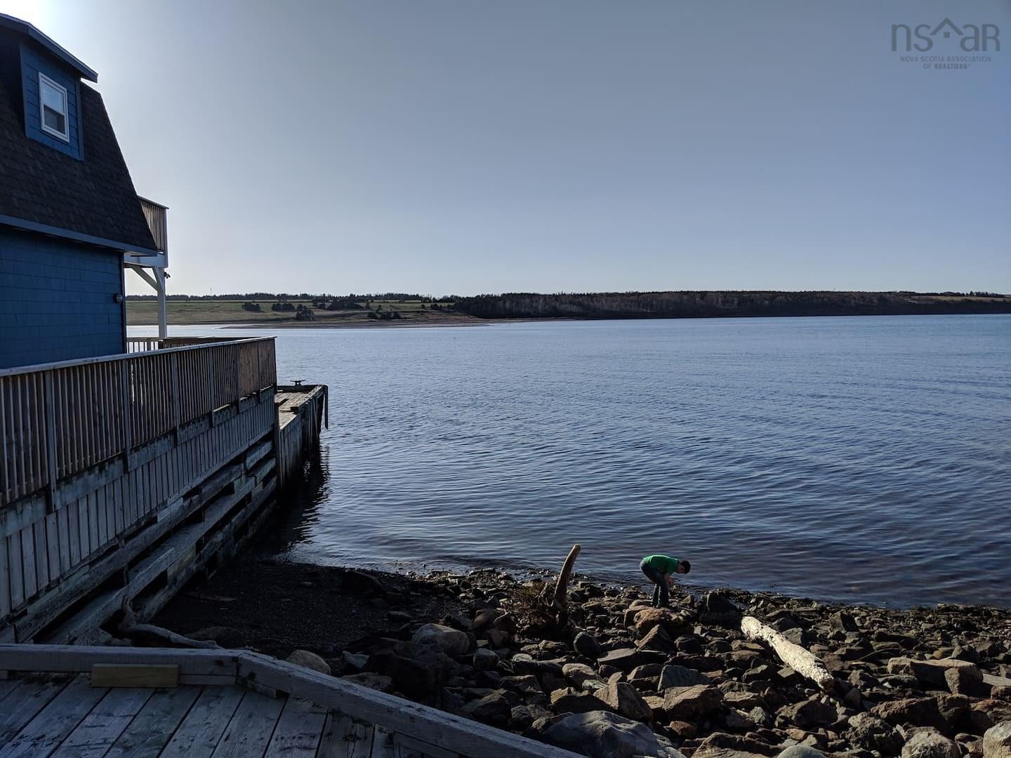 $1,100,000.00: 15283 Cabot Trail, Chéticamp