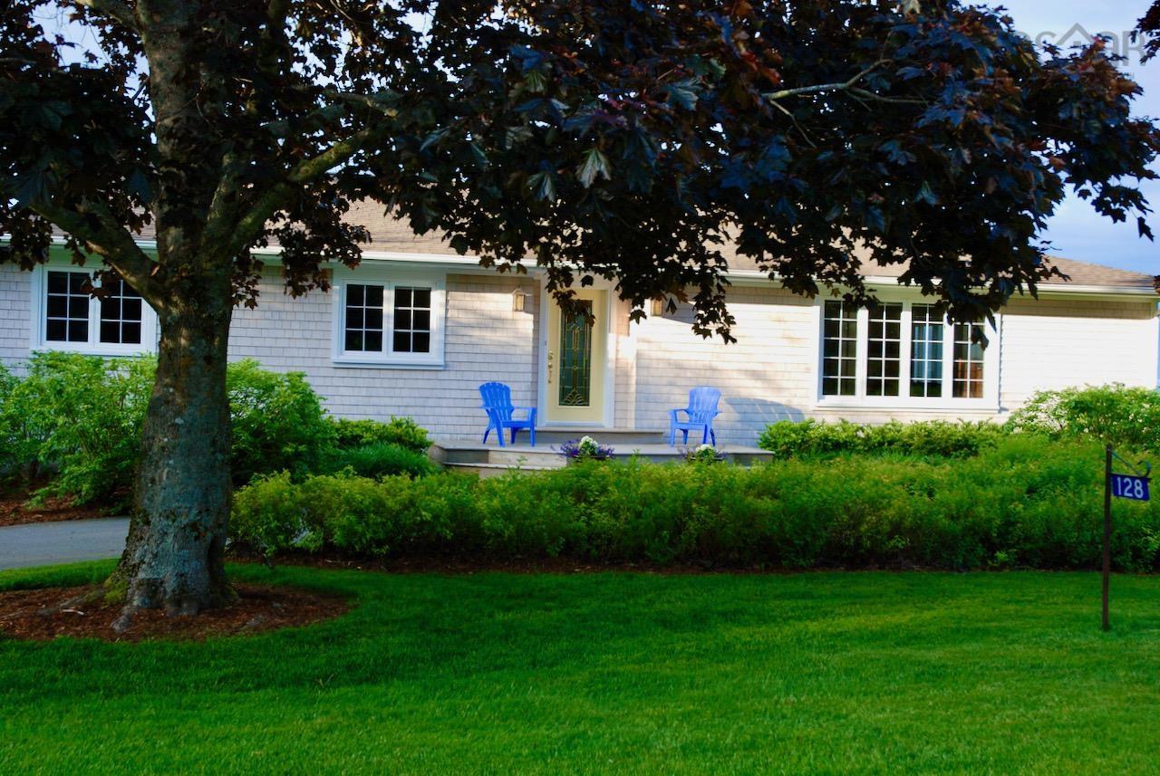 $998,500.00: 128 Foleaze Park Drive, Brow Of The Mountain