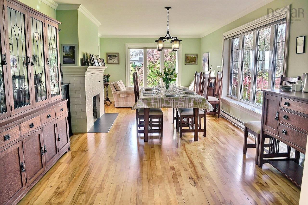 $998,500.00: 128 Foleaze Park Drive, Brow Of The Mountain