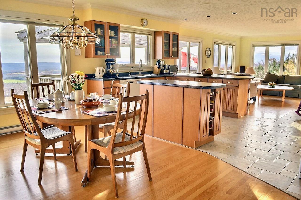$998,500.00: 128 Foleaze Park Drive, Brow Of The Mountain