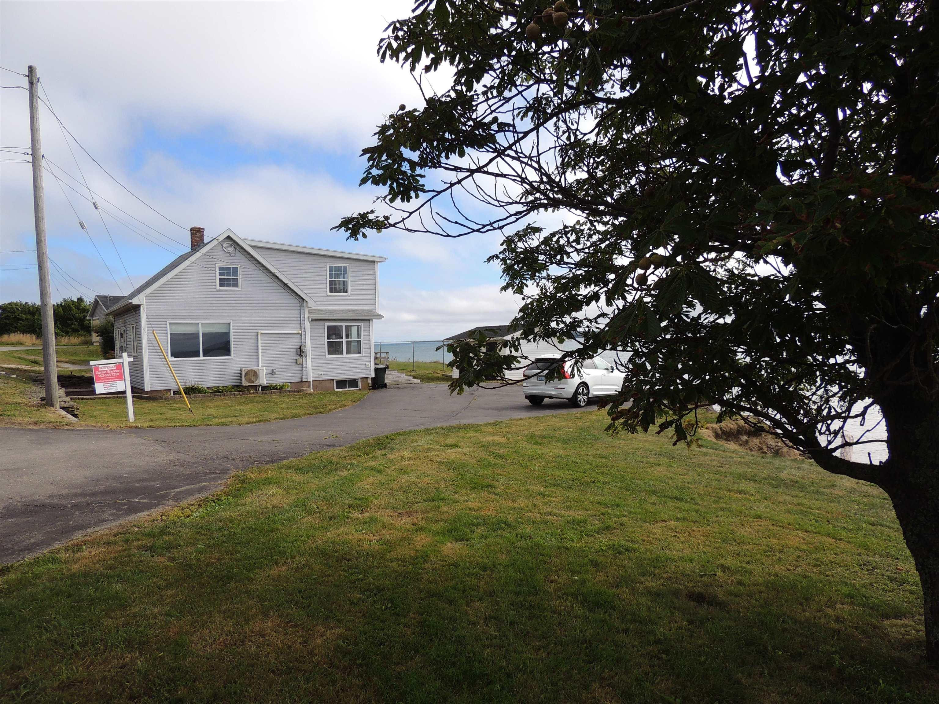 671 Shore Road 