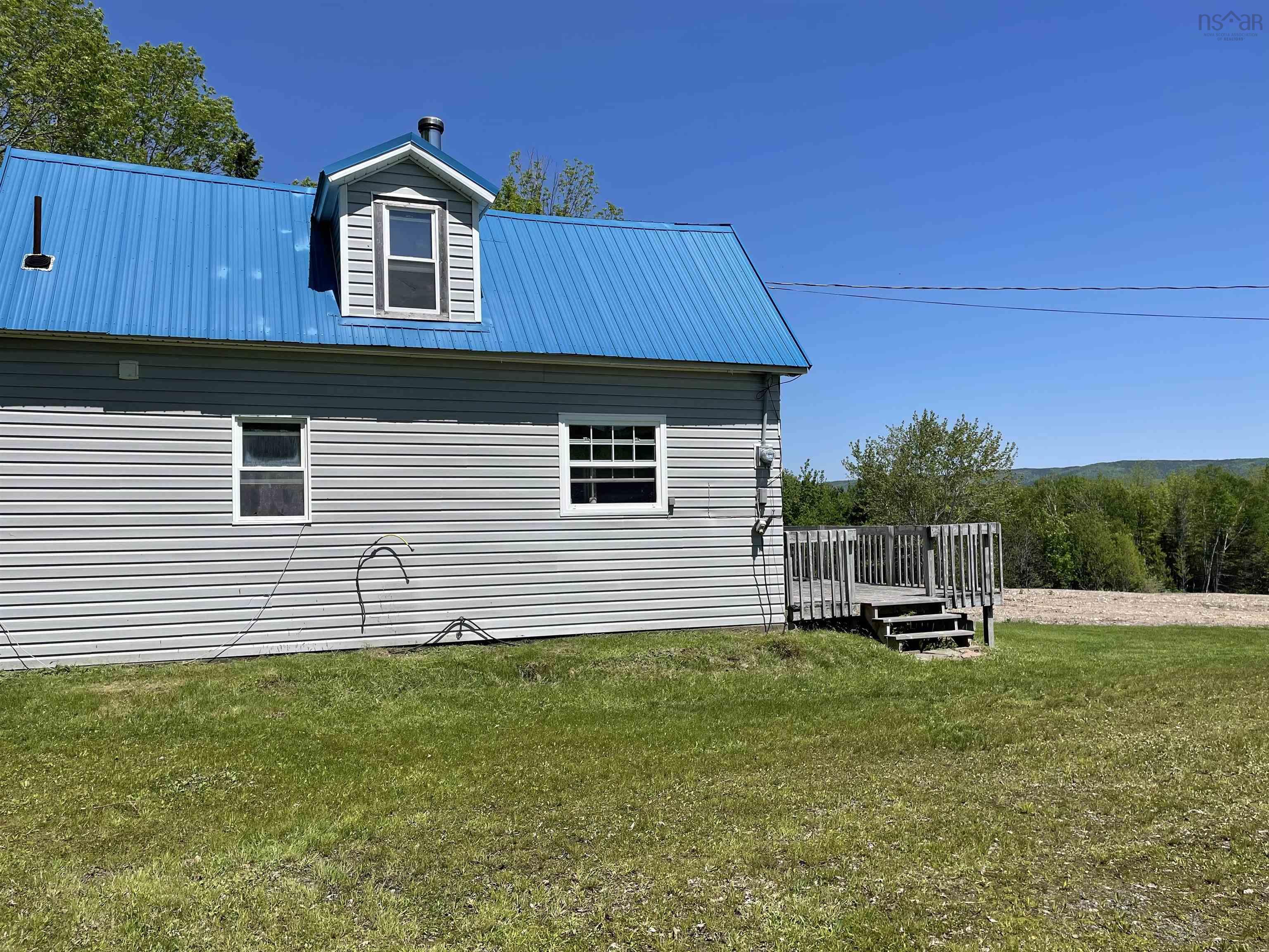 762 Meadow Road 