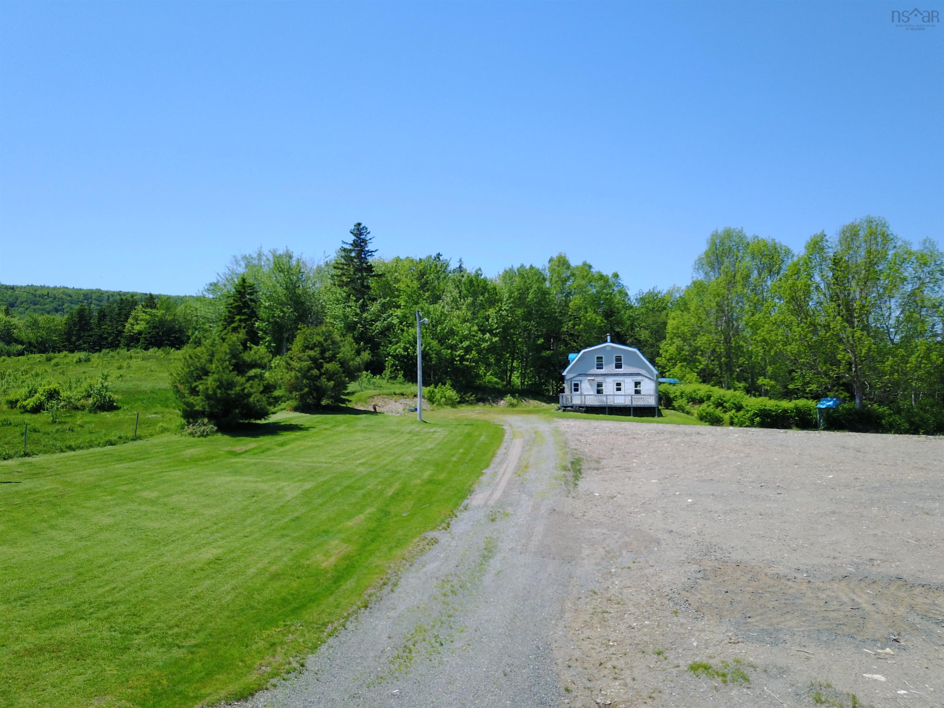 762 Meadow Road 