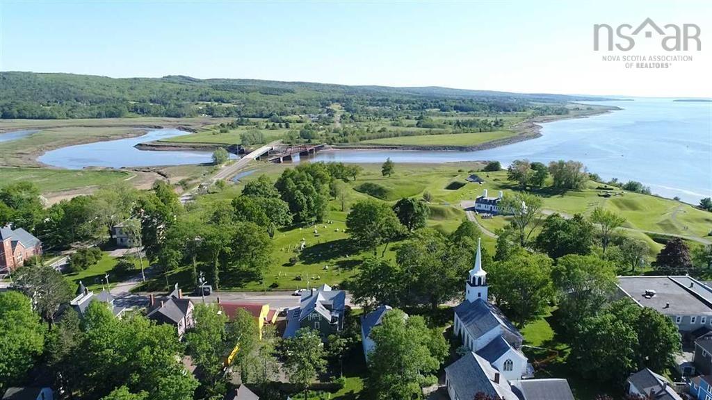 $749,000.00: 358-360 St George Street, Annapolis Royal