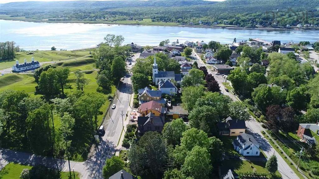$749,000.00: 358-360 St George Street, Annapolis Royal