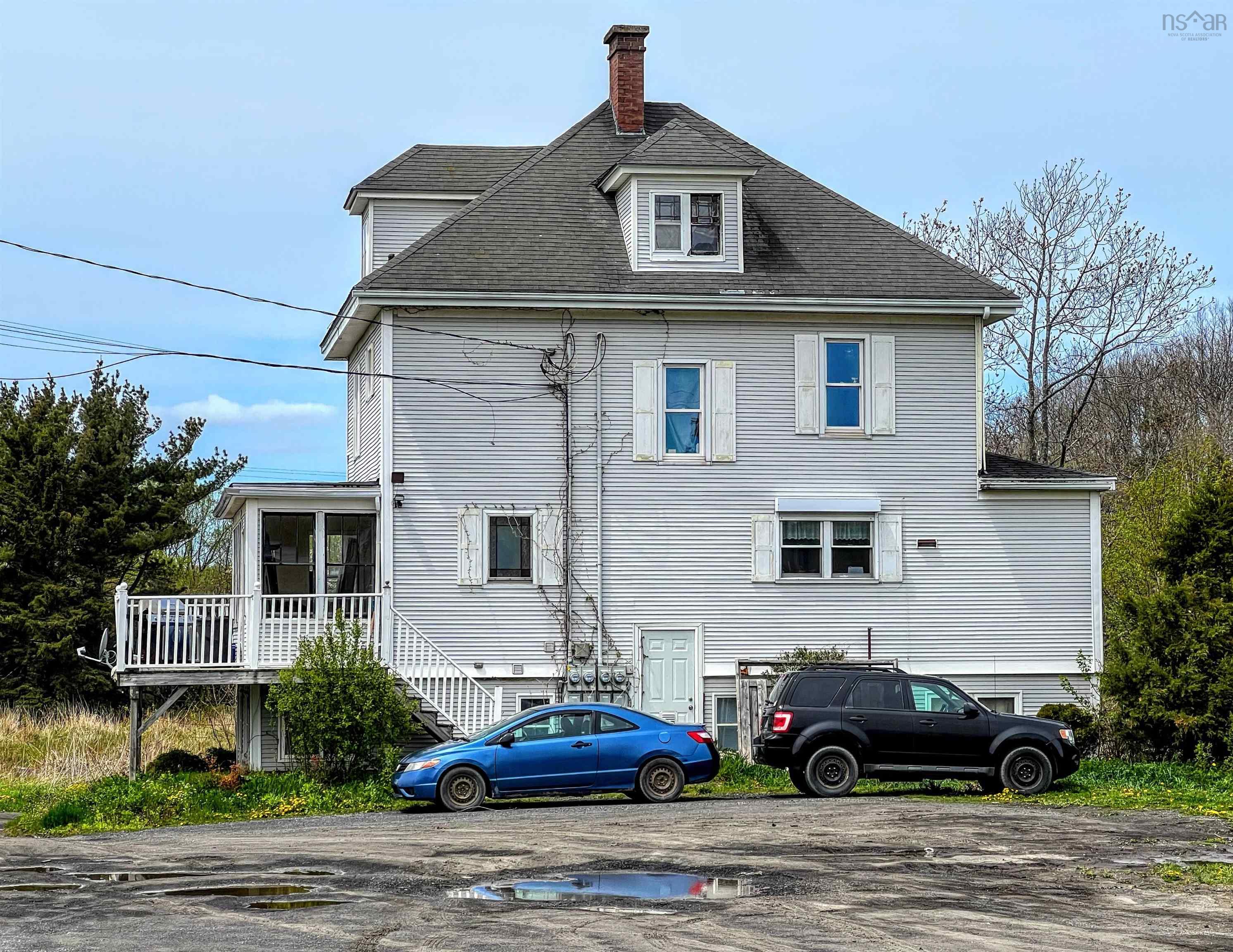 5161 East River Road 