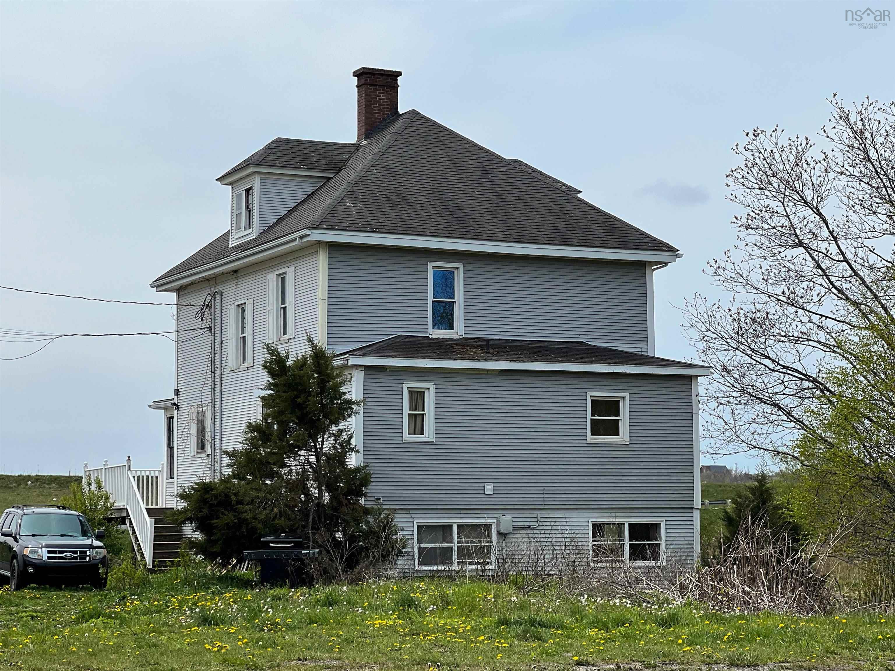 5161 East River Road 
