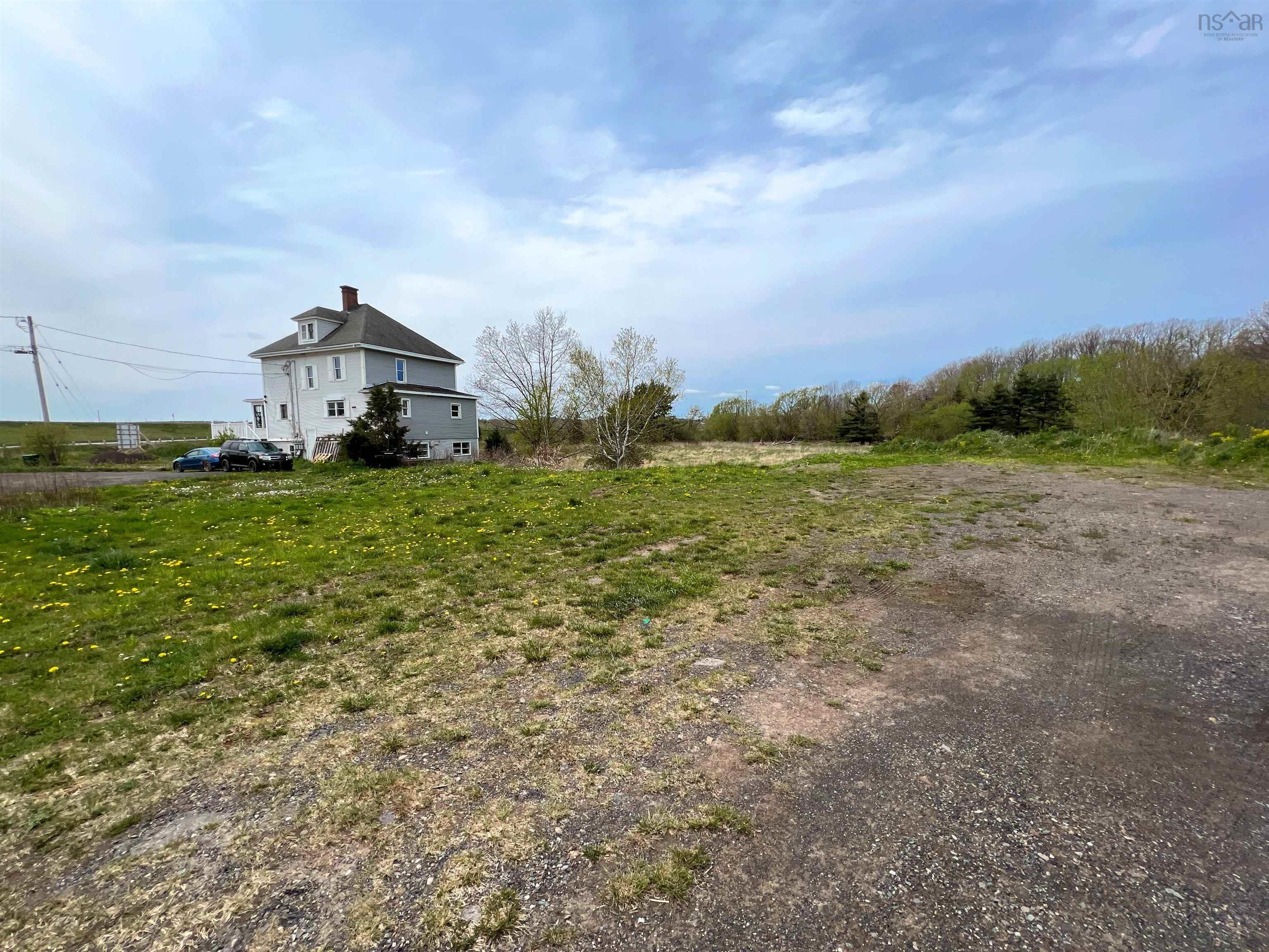 5161 East River Road 