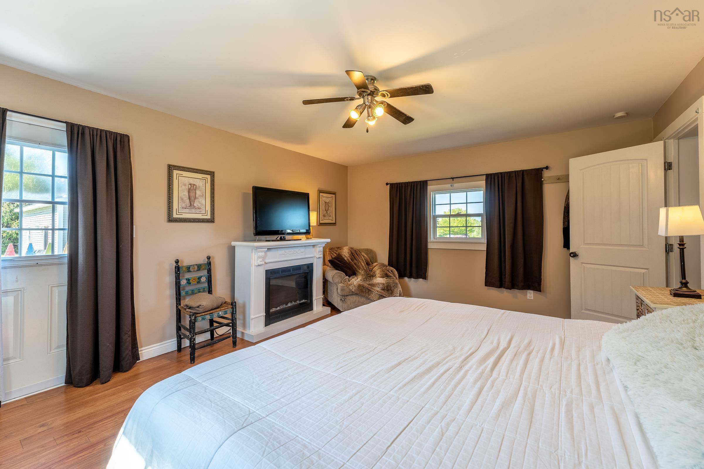 $279,000.00: 901 Doucetteville Road, Doucetteville