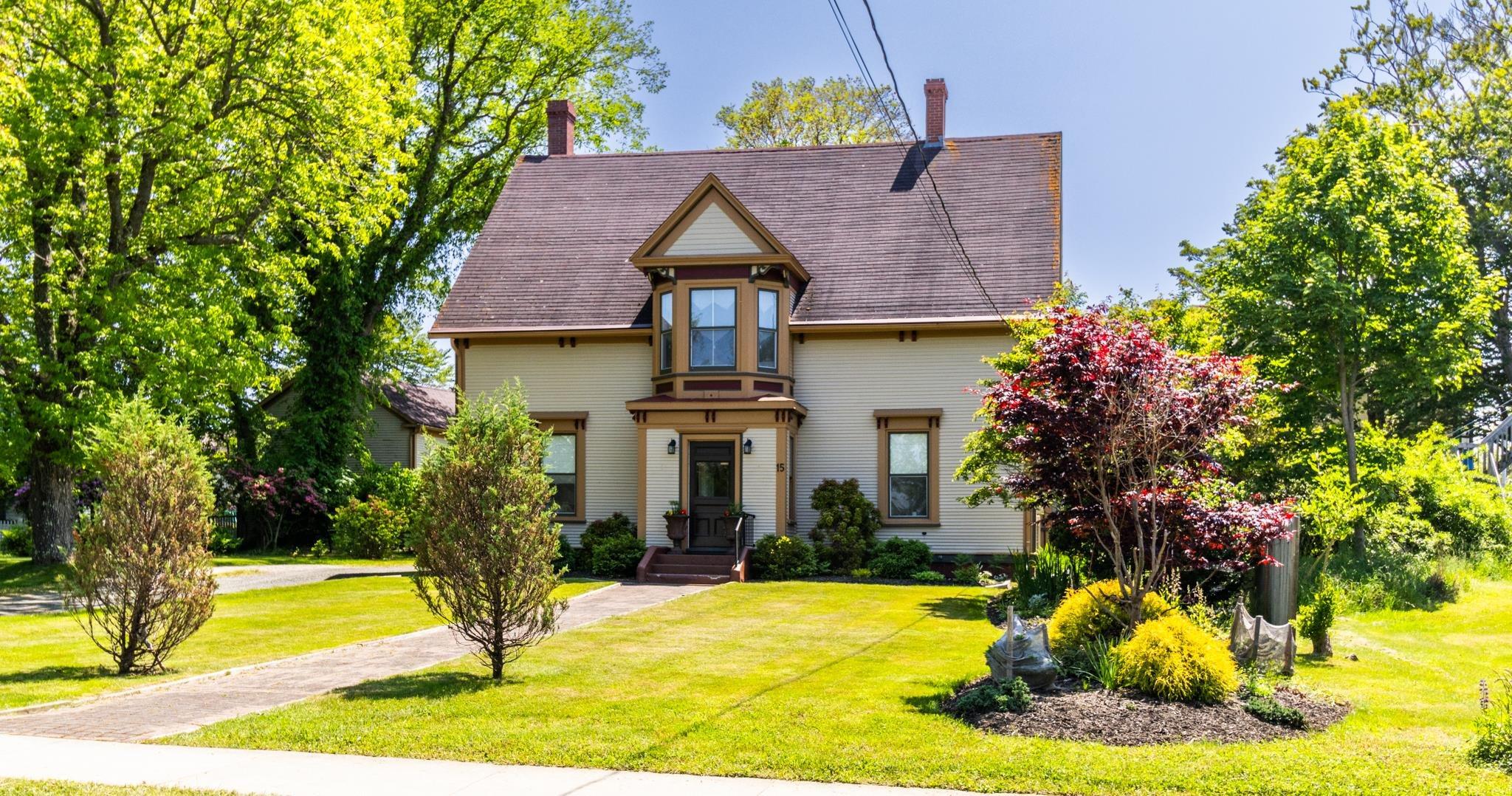 $594,000.00: 15 Elm Street, Yarmouth
