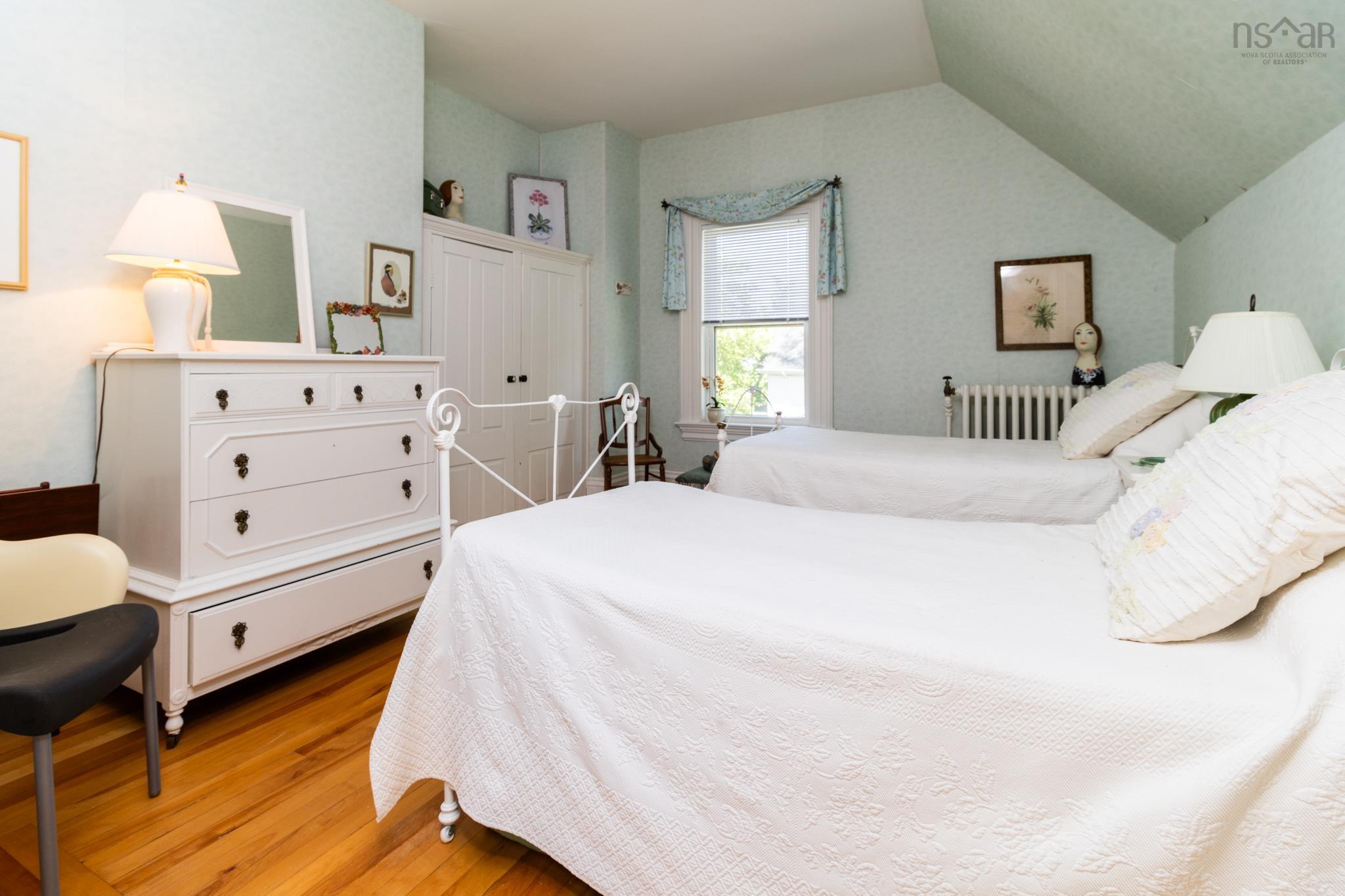 $594,000.00: 15 Elm Street, Yarmouth