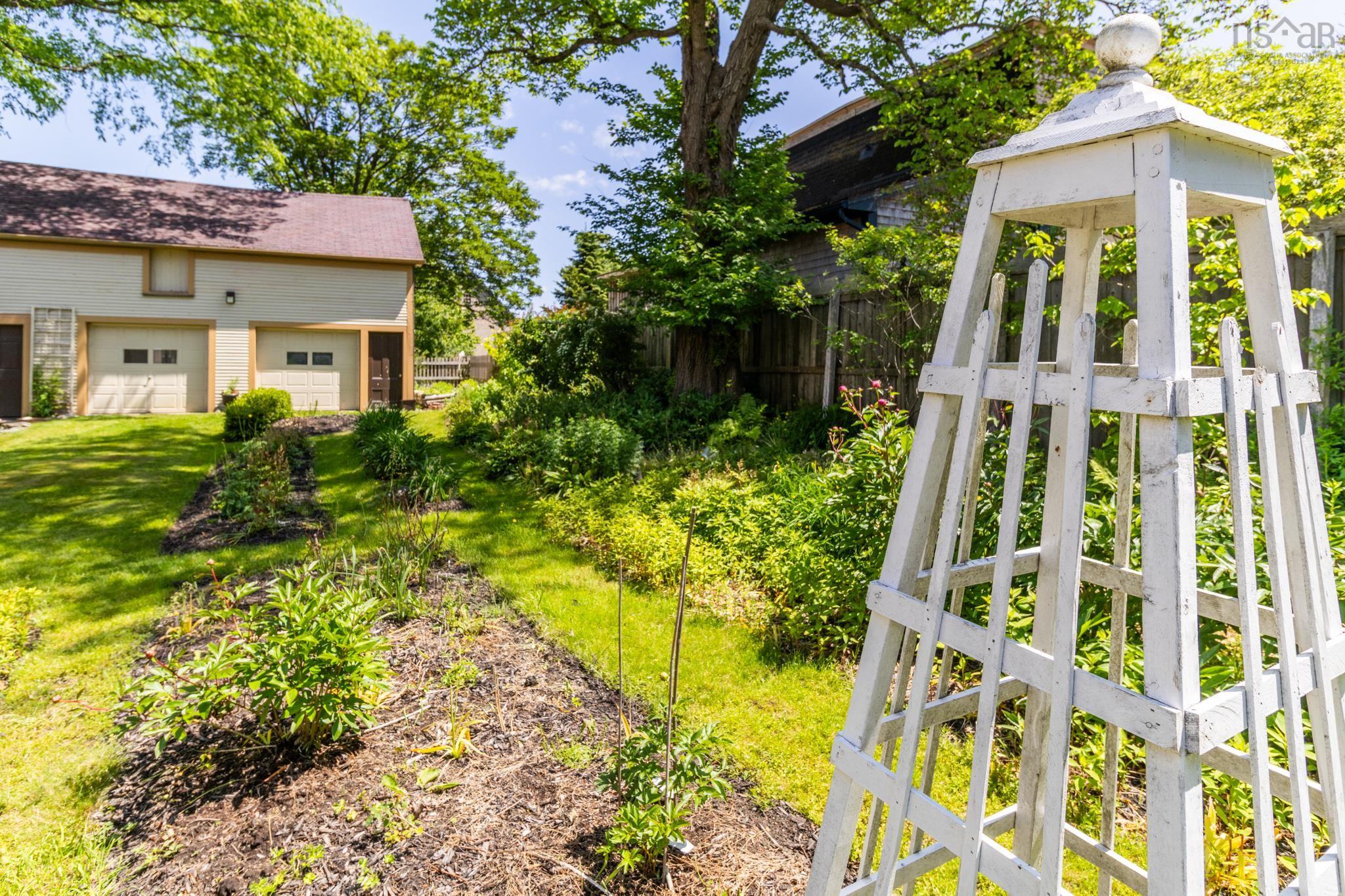 $594,000.00: 15 Elm Street, Yarmouth