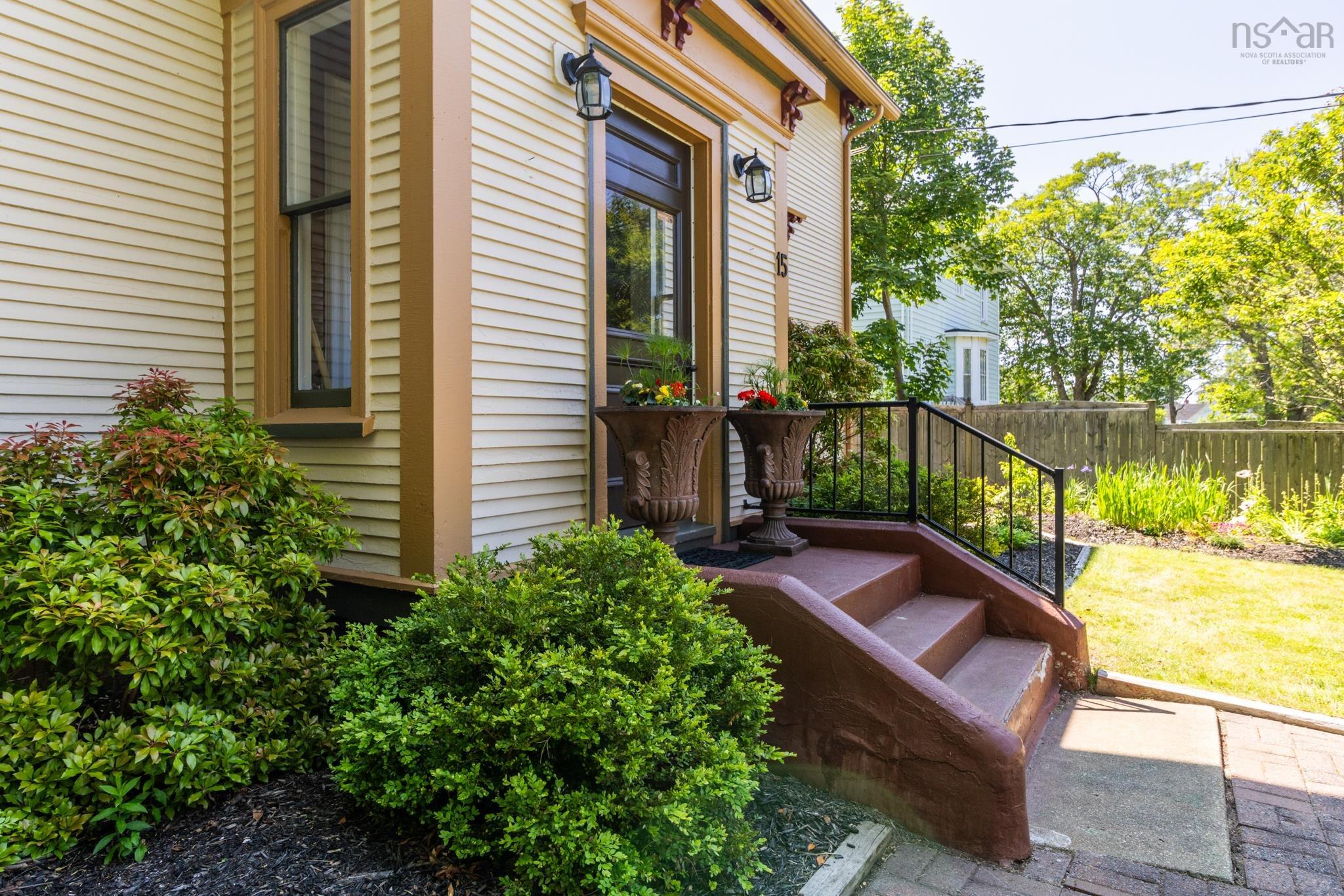 $594,000.00: 15 Elm Street, Yarmouth