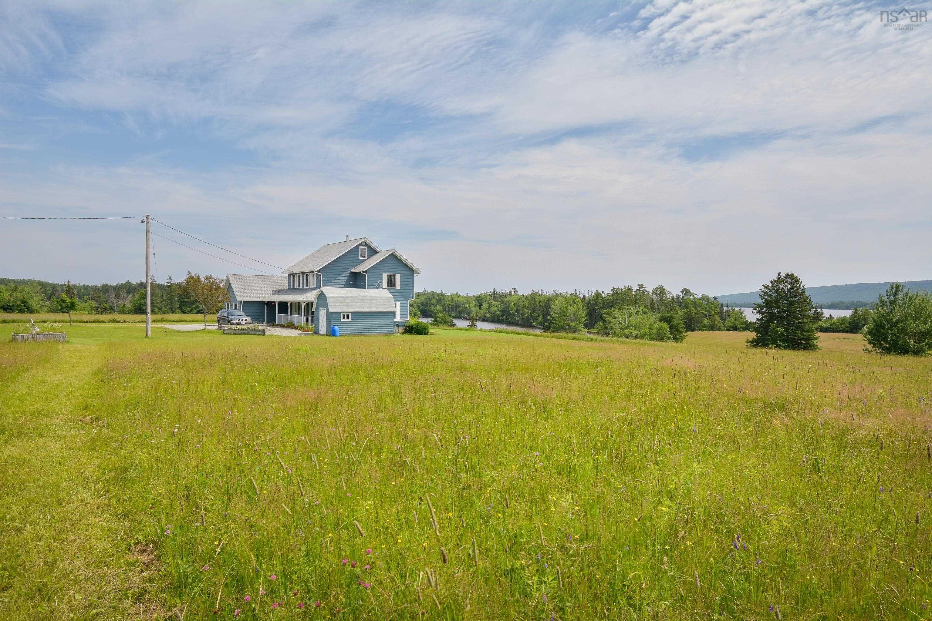 $1,499,000.00: 632 Orangedale Iona Rd, West Alba