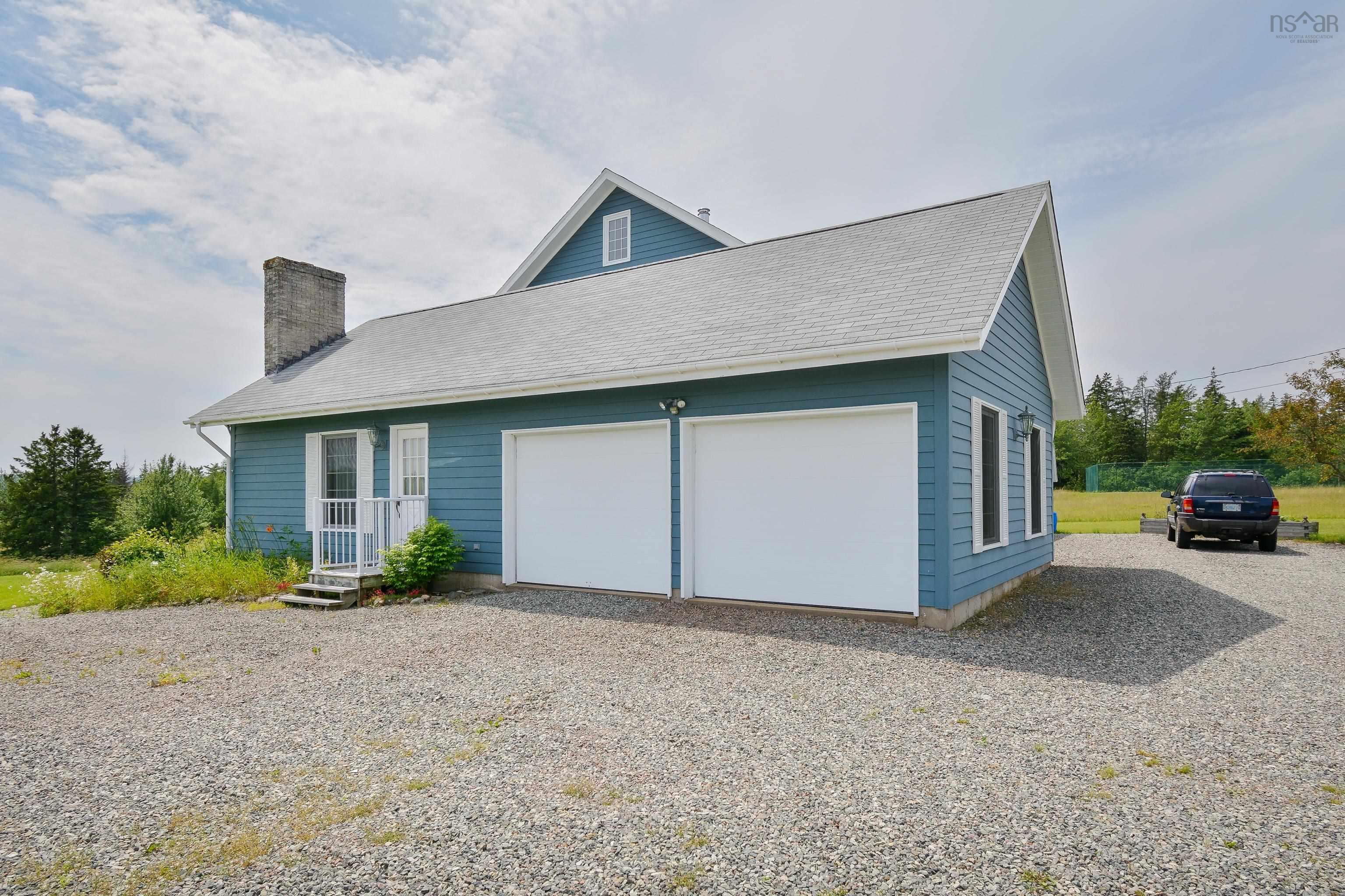 $1,499,000.00: 632 Orangedale Iona Rd, West Alba