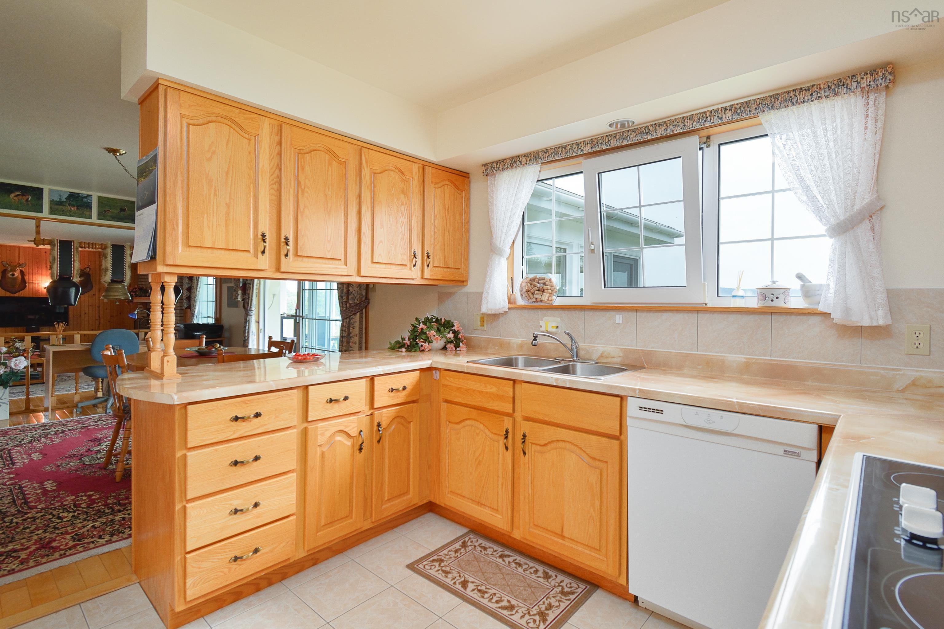 $1,499,000.00: 632 Orangedale Iona Rd, West Alba
