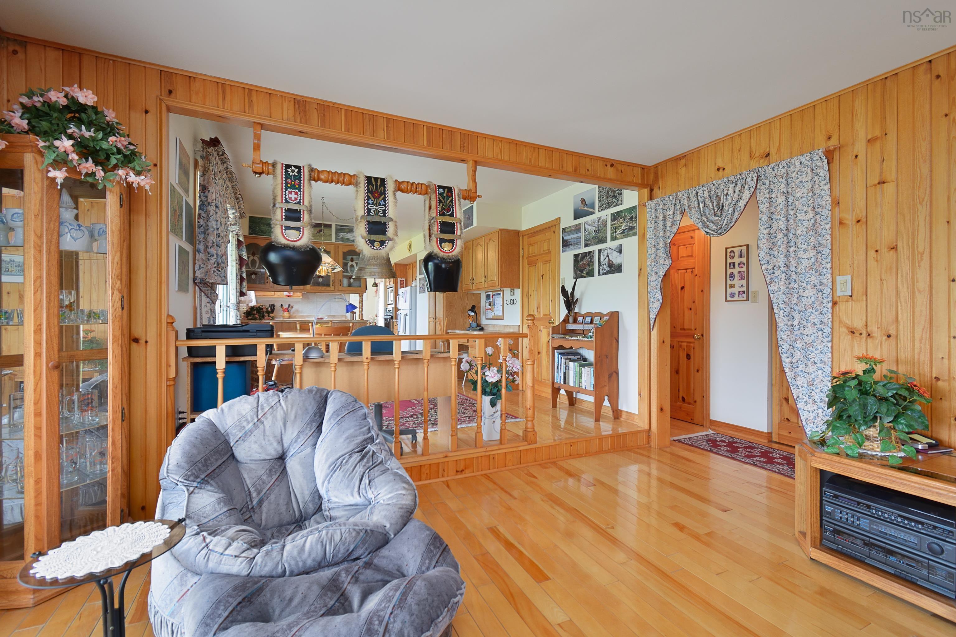 $1,499,000.00: 632 Orangedale Iona Rd, West Alba