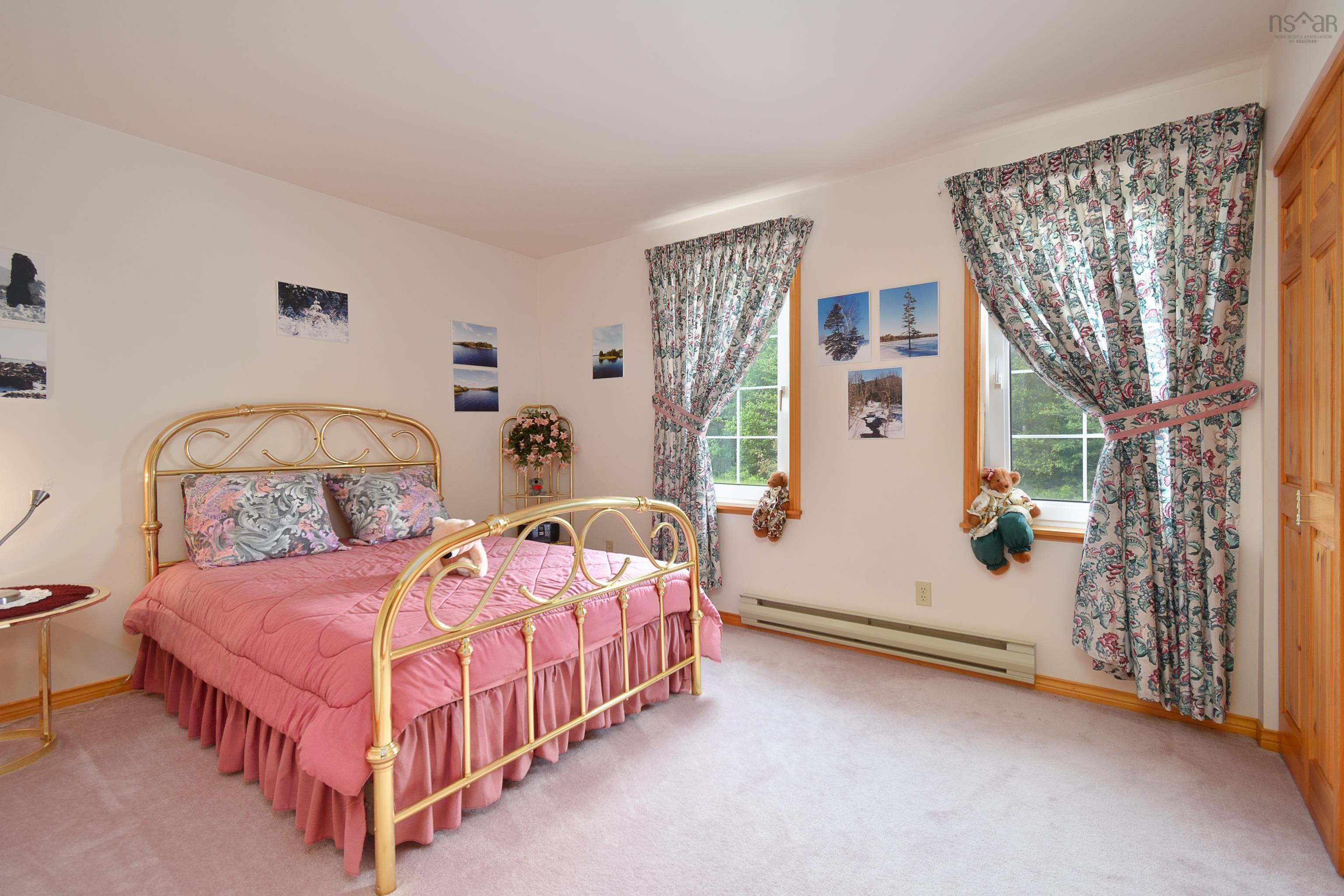 $1,499,000.00: 632 Orangedale Iona Rd, West Alba