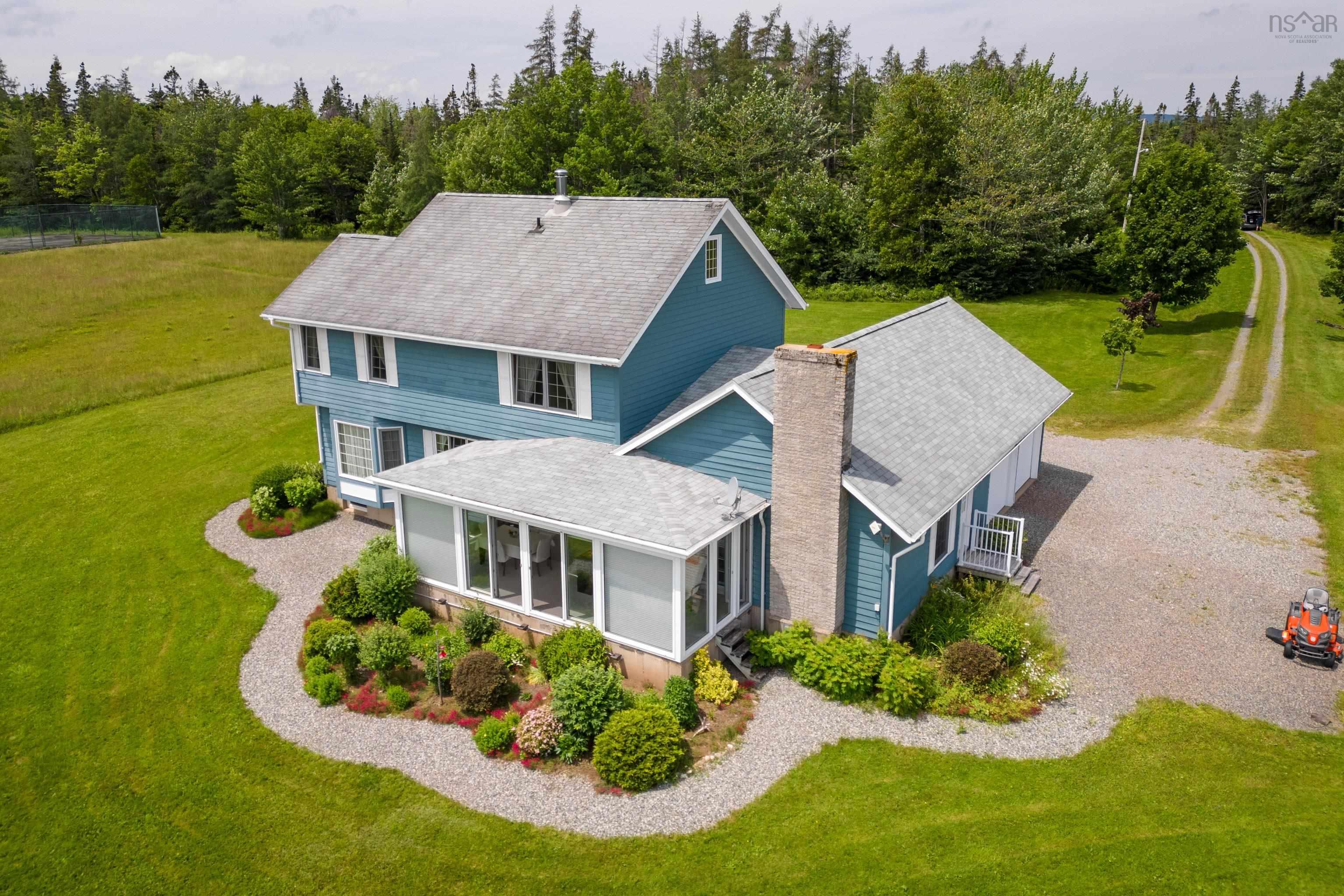 $1,499,000.00: 632 Orangedale Iona Rd, West Alba