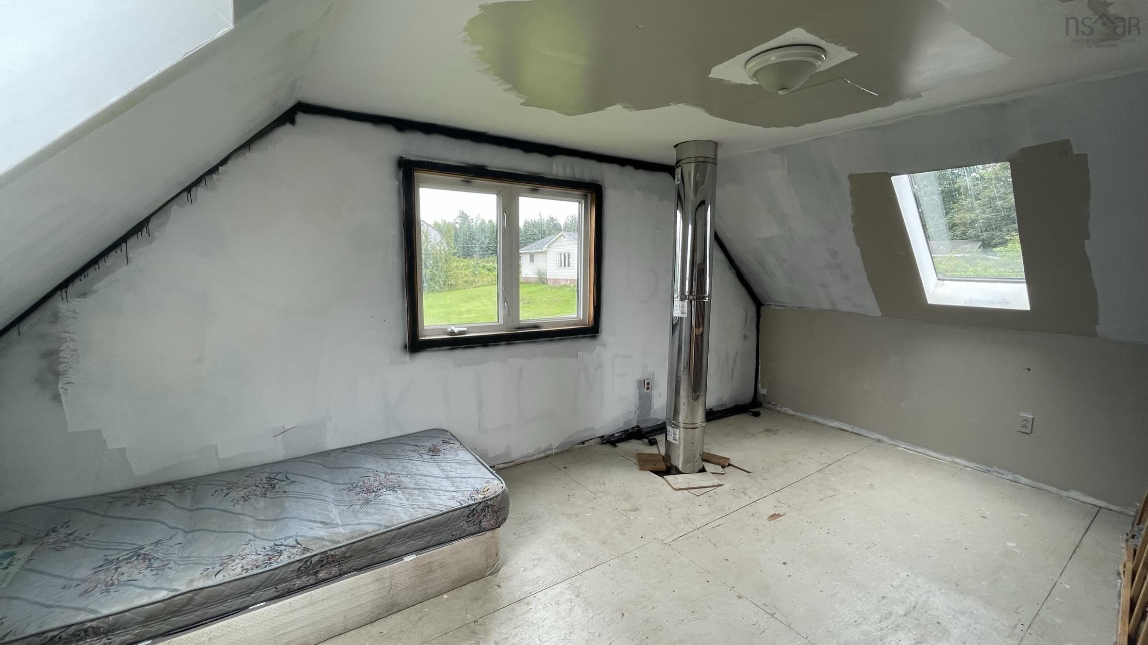 $158,000.00: 6674 Highway 101, Gilberts Cove