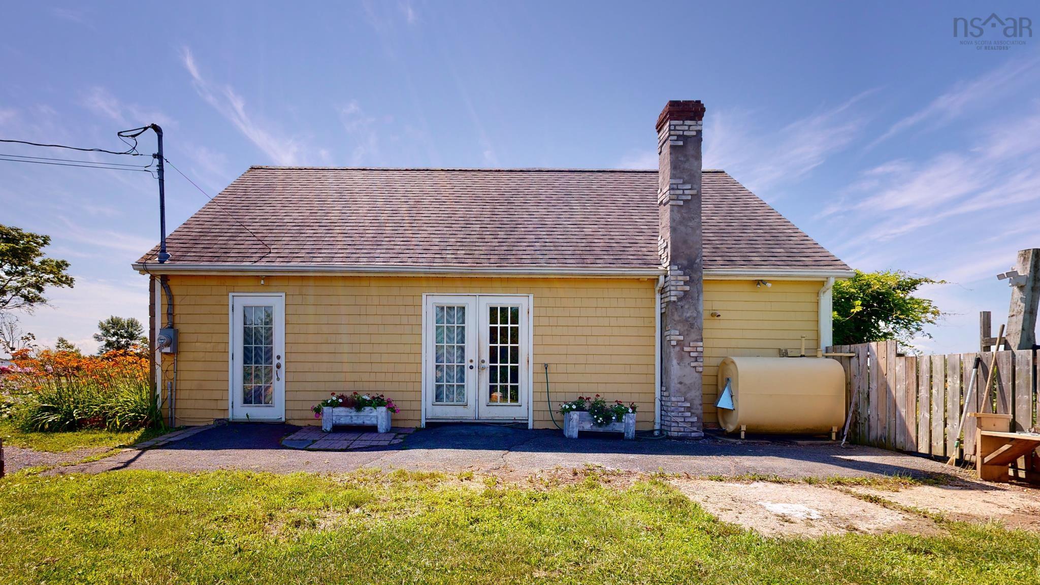 $1,725,000.00: 115 Magee Road, Port Williams