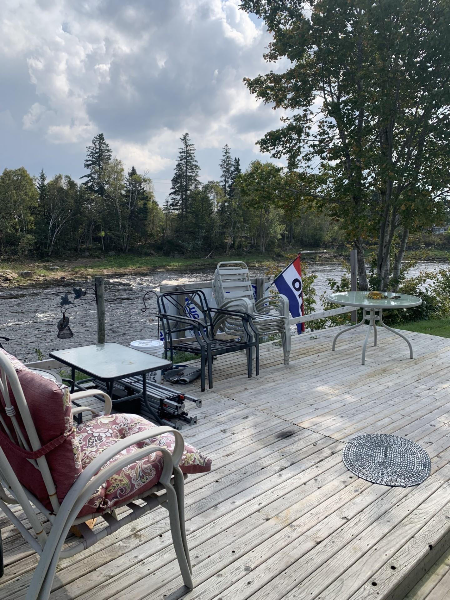 $850,000.00: 150 Hospital Road, Sherbrooke