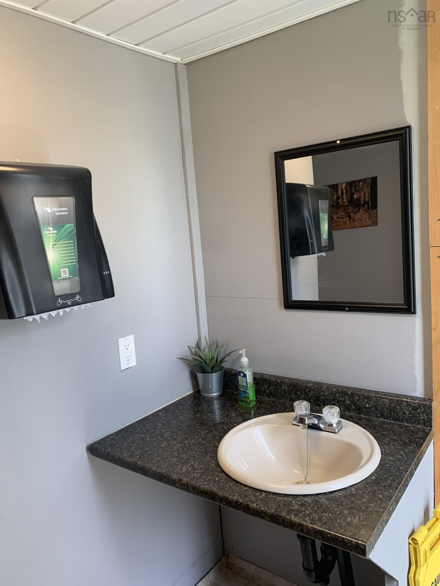 $850,000.00: 150 Hospital Road, Sherbrooke