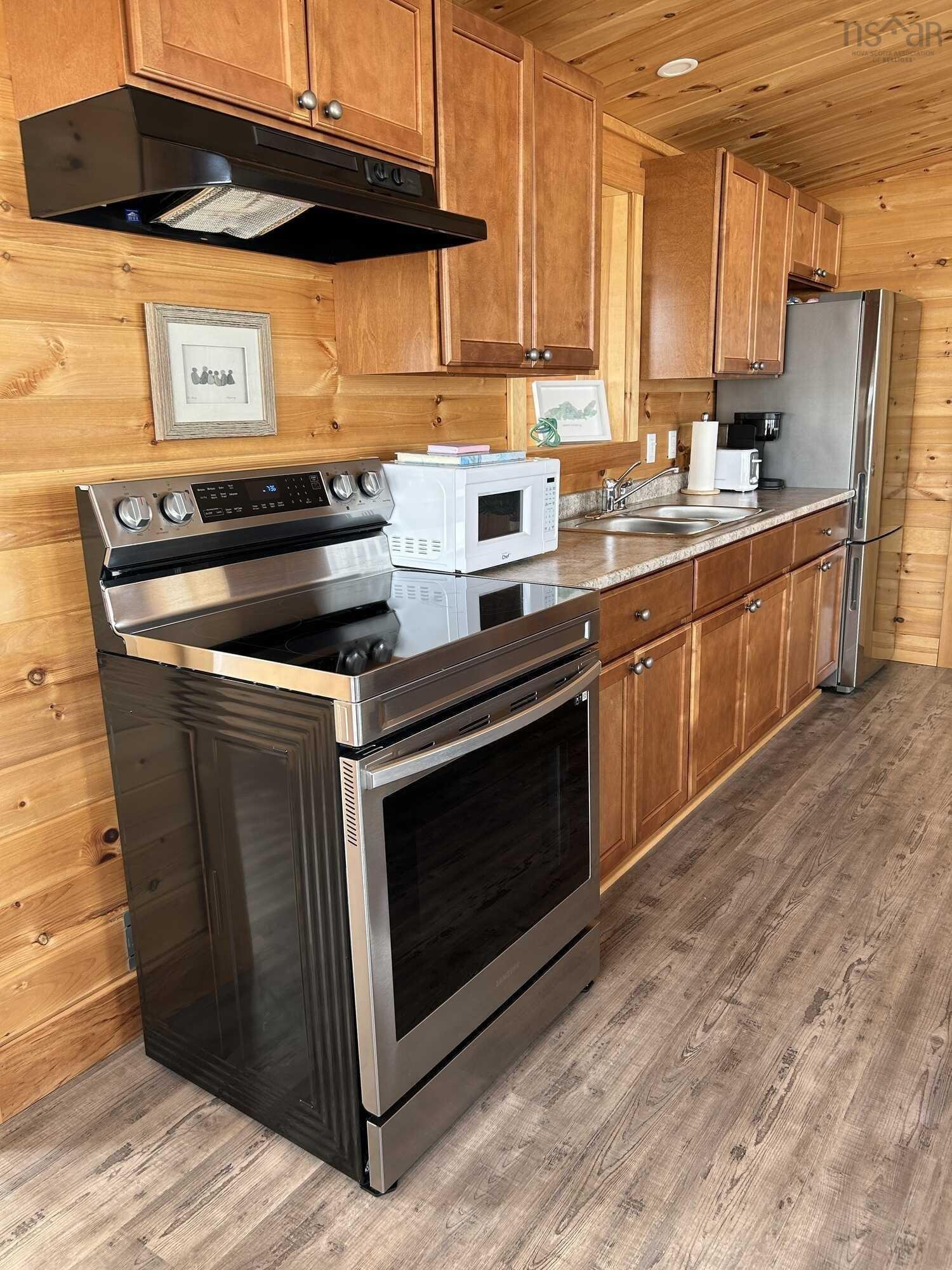 $359,999.00: 565 Caribou Island Road, Caribou Island
