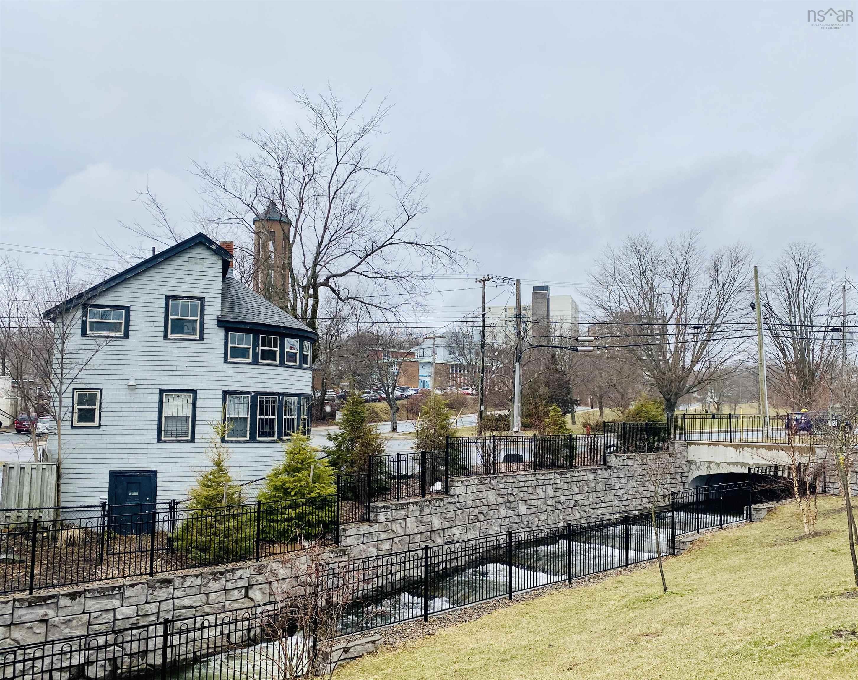 $759,000.00: 170 Ochterloney Street, Dartmouth