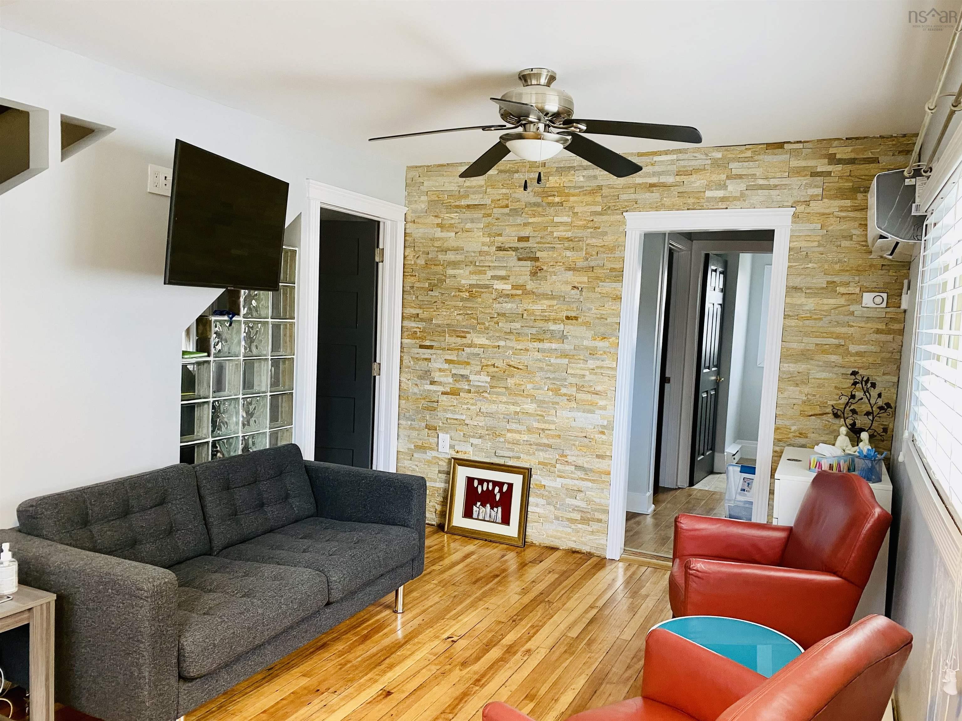 $759,000.00: 170 Ochterloney Street, Dartmouth